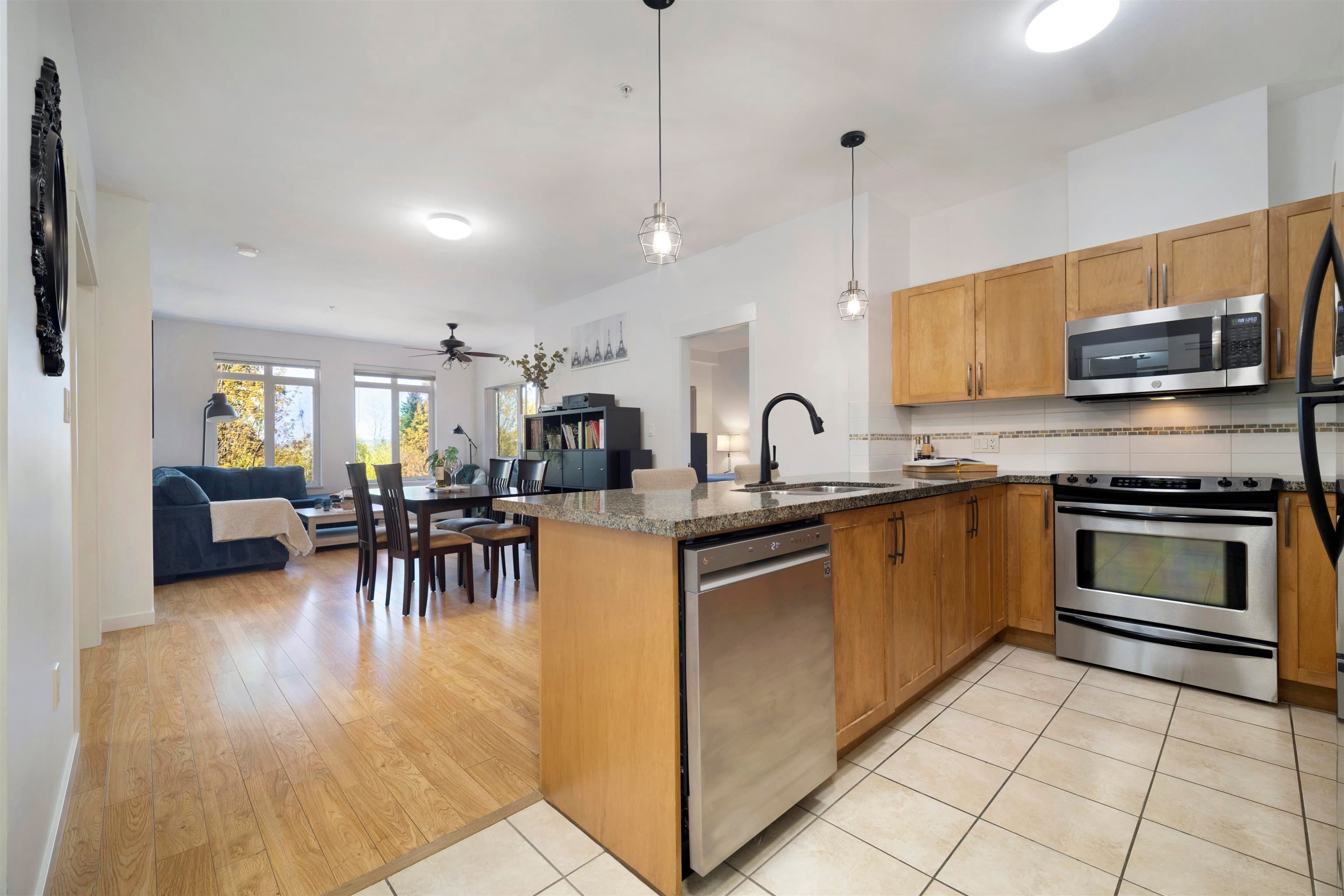 323 - 12350 Harris Road, Pitt Meadows, V3Y 0C5 — photo 1
