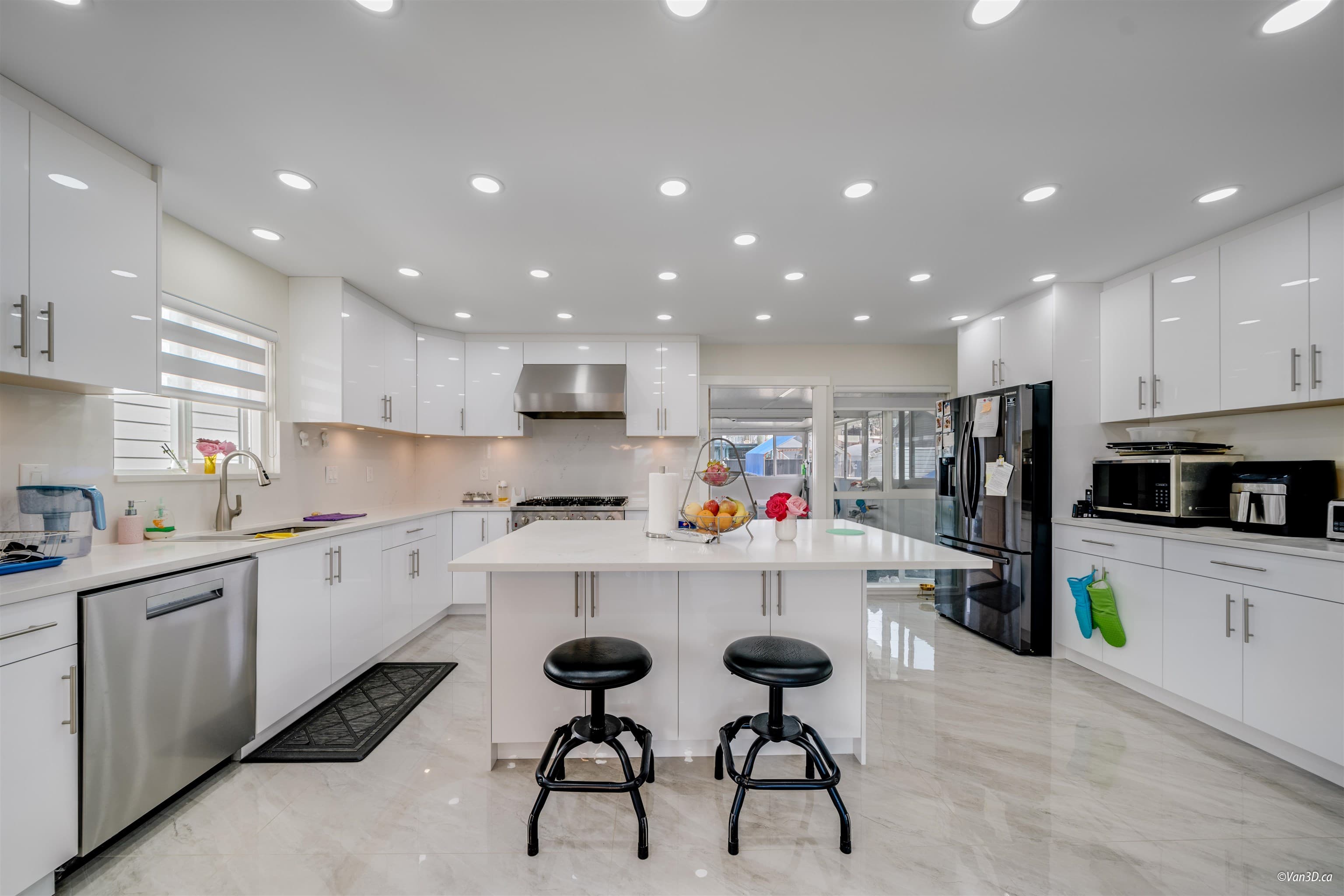 3881 Napier Street, Burnaby, V5C 3E6 — photo 4