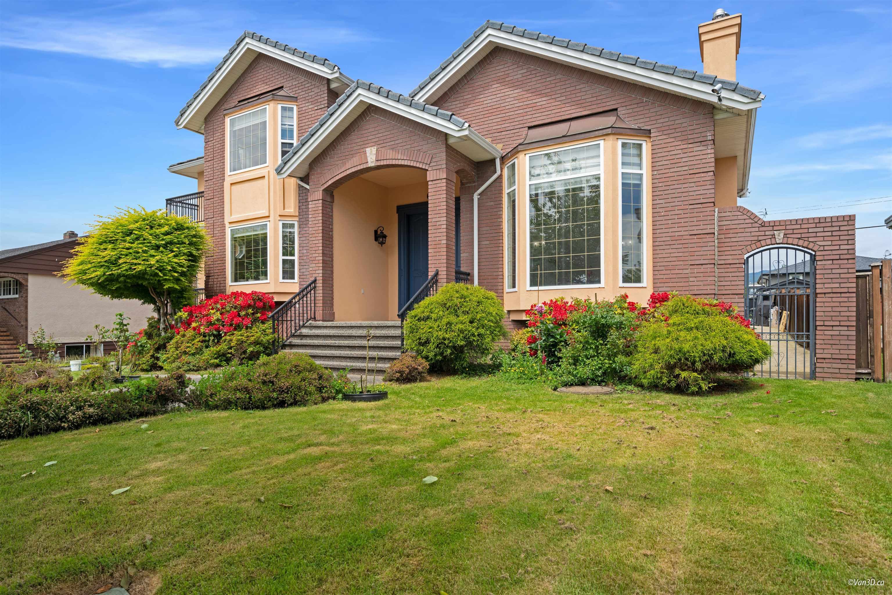 6589 Kitchener Street, Burnaby, V5B 2J7 — photo 2