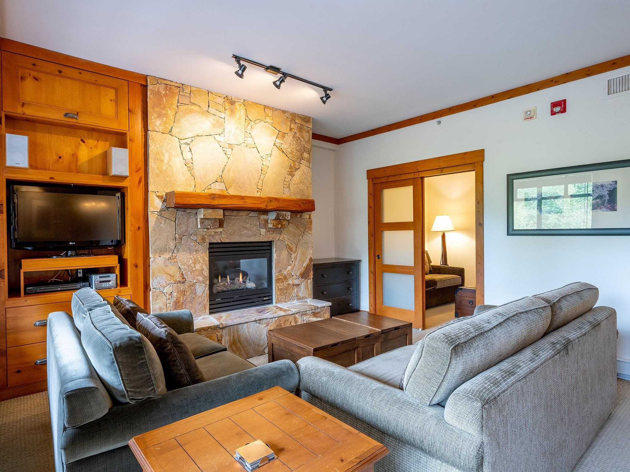 303 - 2202 Gondola Way, Whistler, V8E 0M7 — photo 2