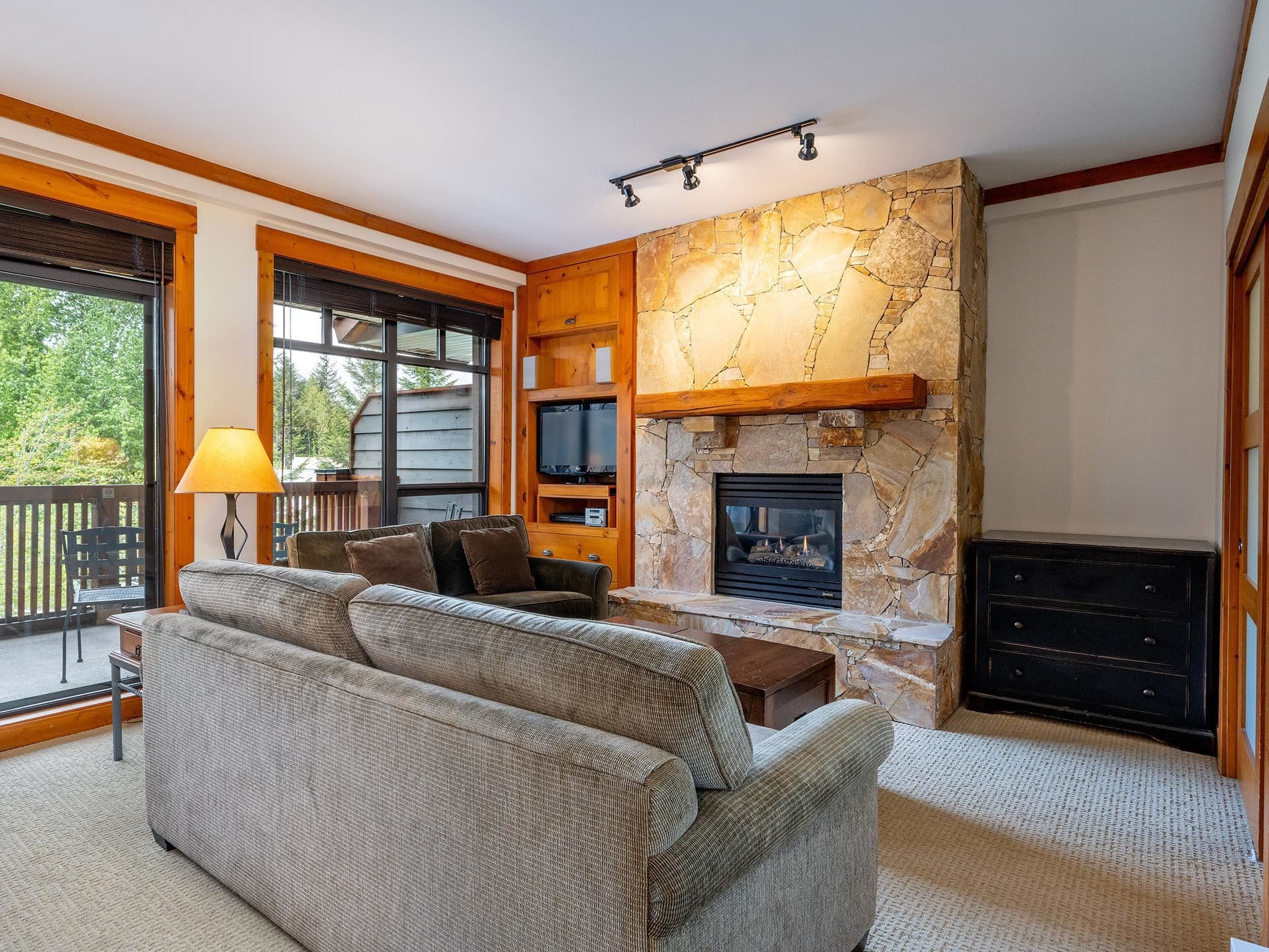 303 - 2202 Gondola Way, Whistler, V8E 0M7 — photo 3