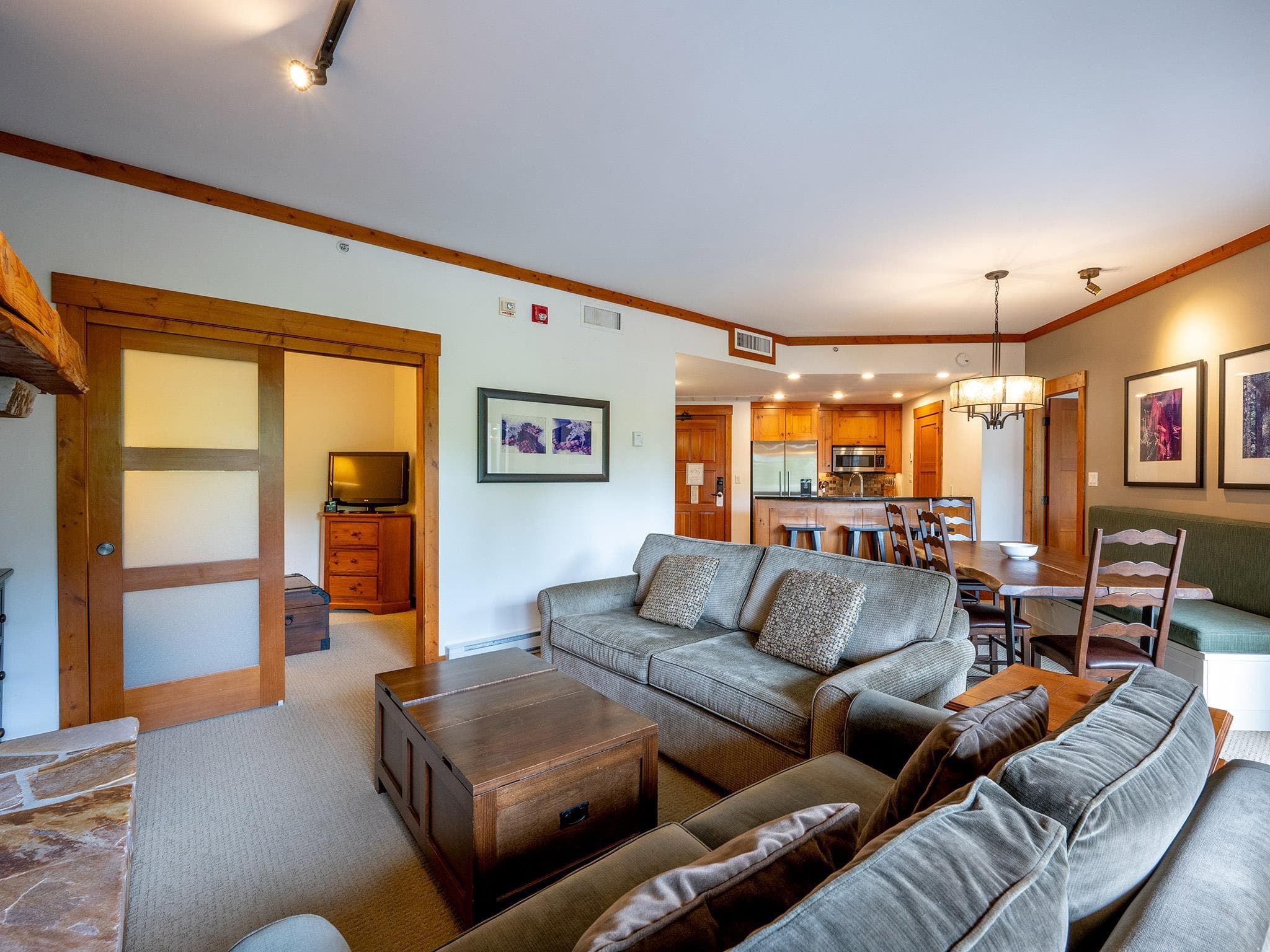 303 - 2202 Gondola Way, Whistler, V8E 0M7 — photo 5