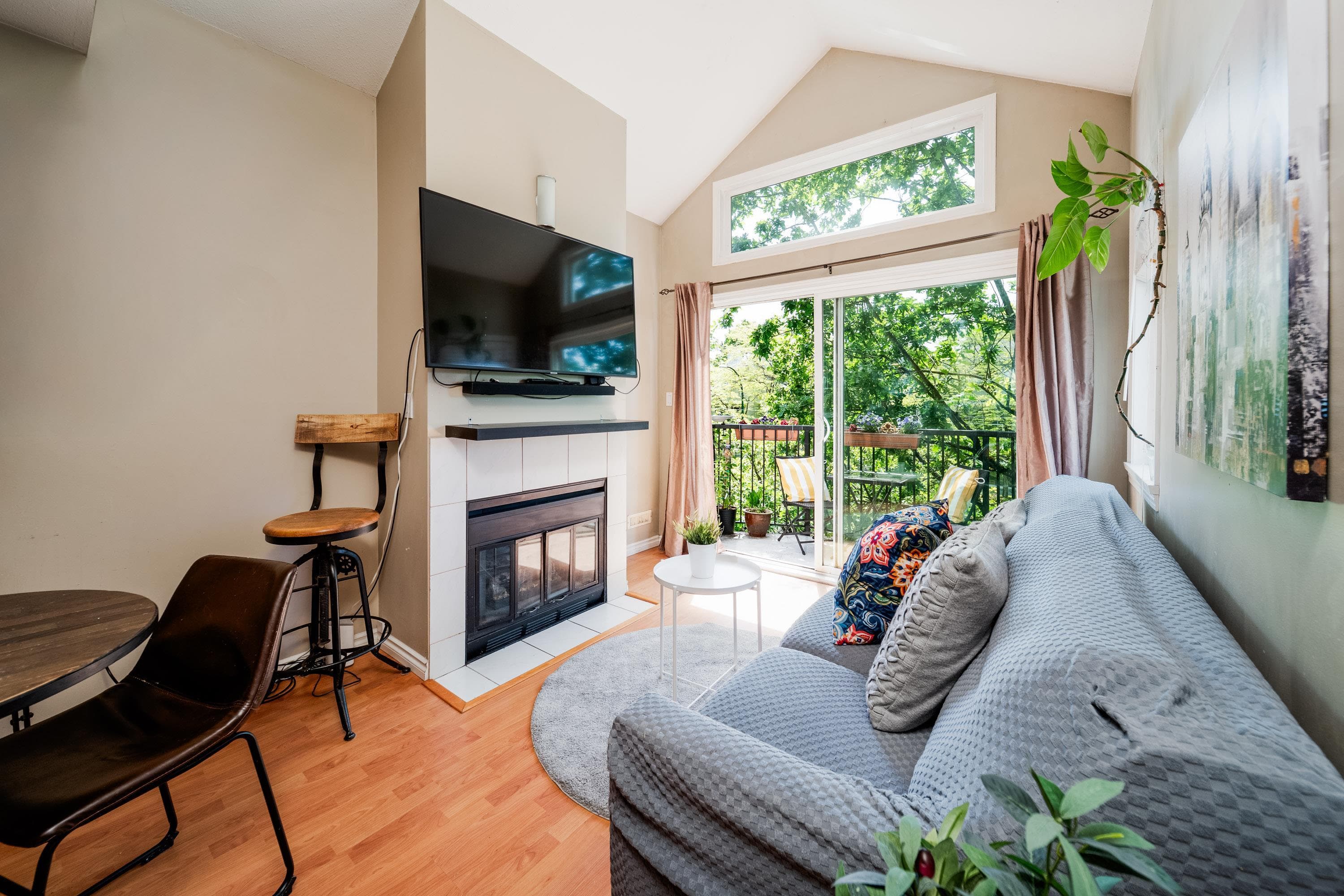 303 - 633 W 16th Avenue, Vancouver