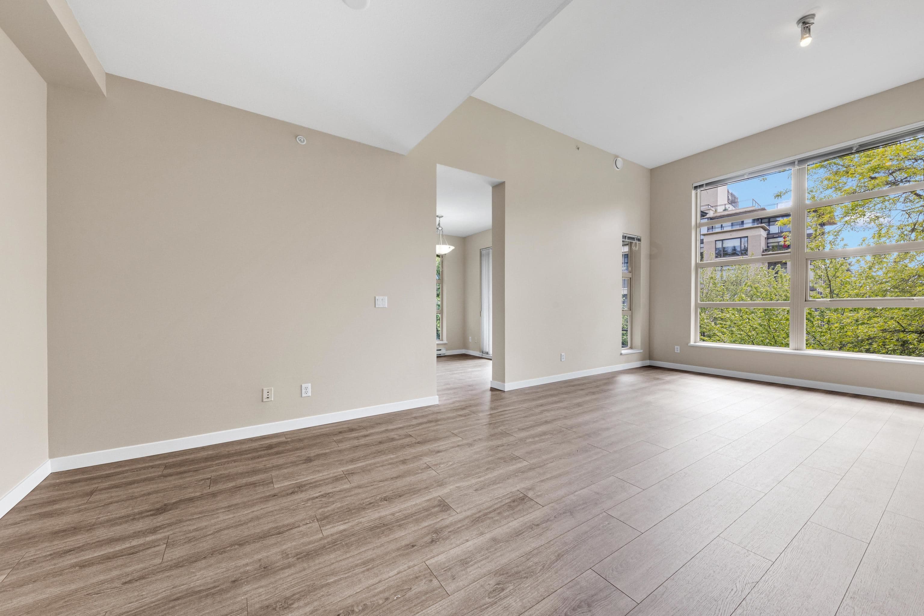 414 - 9339 University Crescent, Burnaby, V5A 4Y1 — photo 3