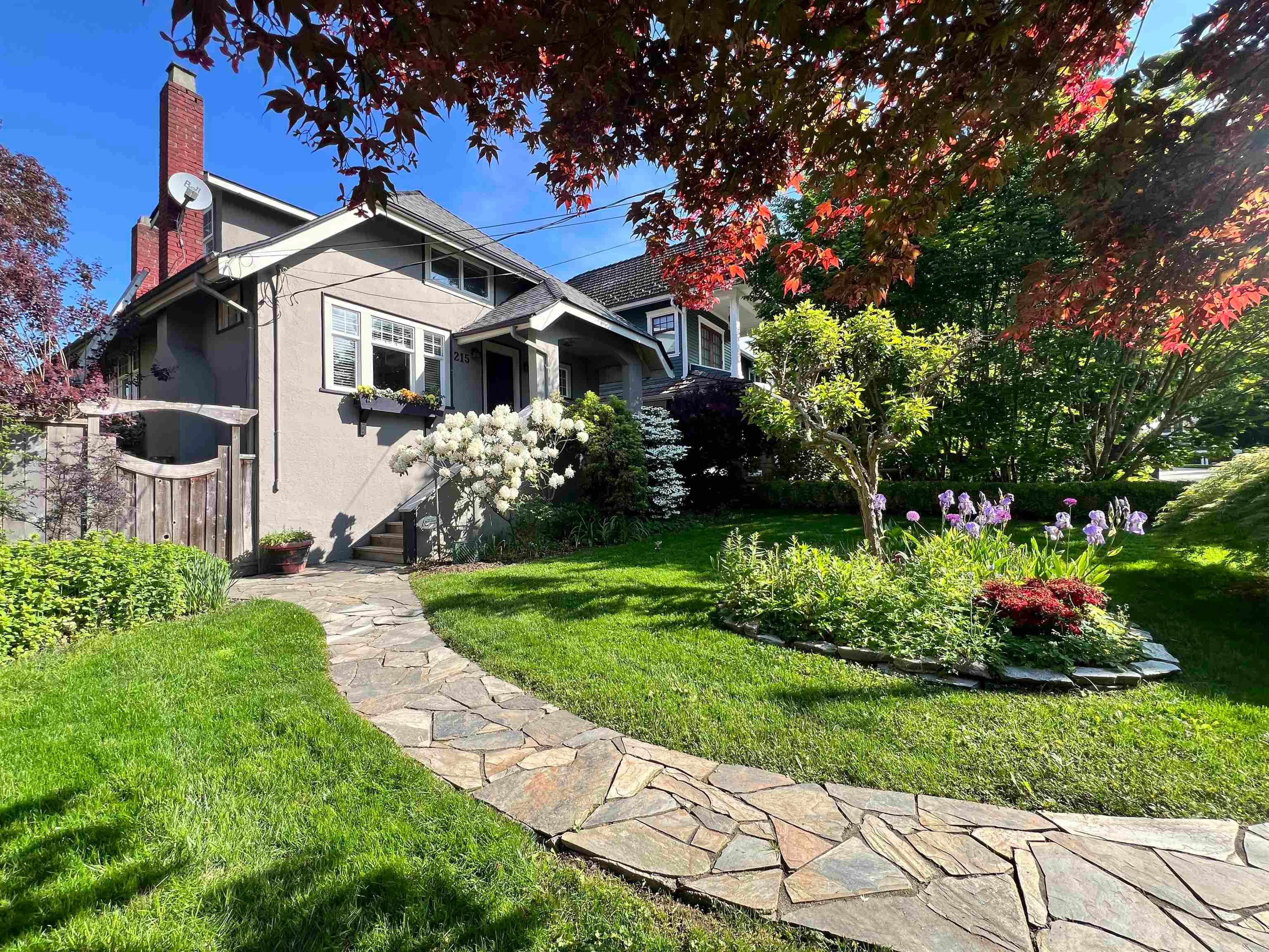 215 3rd Avenue, New Westminster