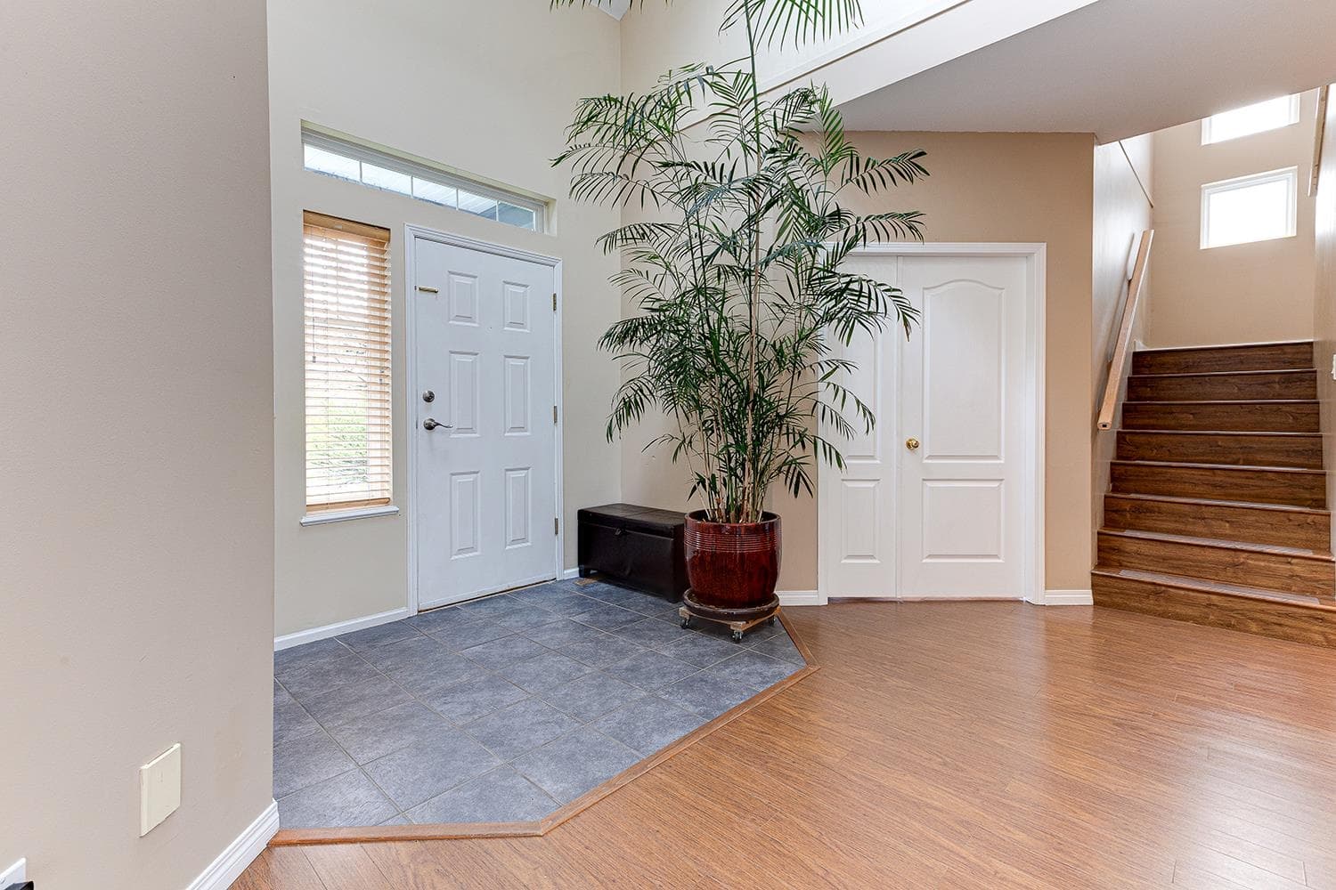 1077 Riverside Drive, Port Coquitlam, V3B 8A7 — photo 3