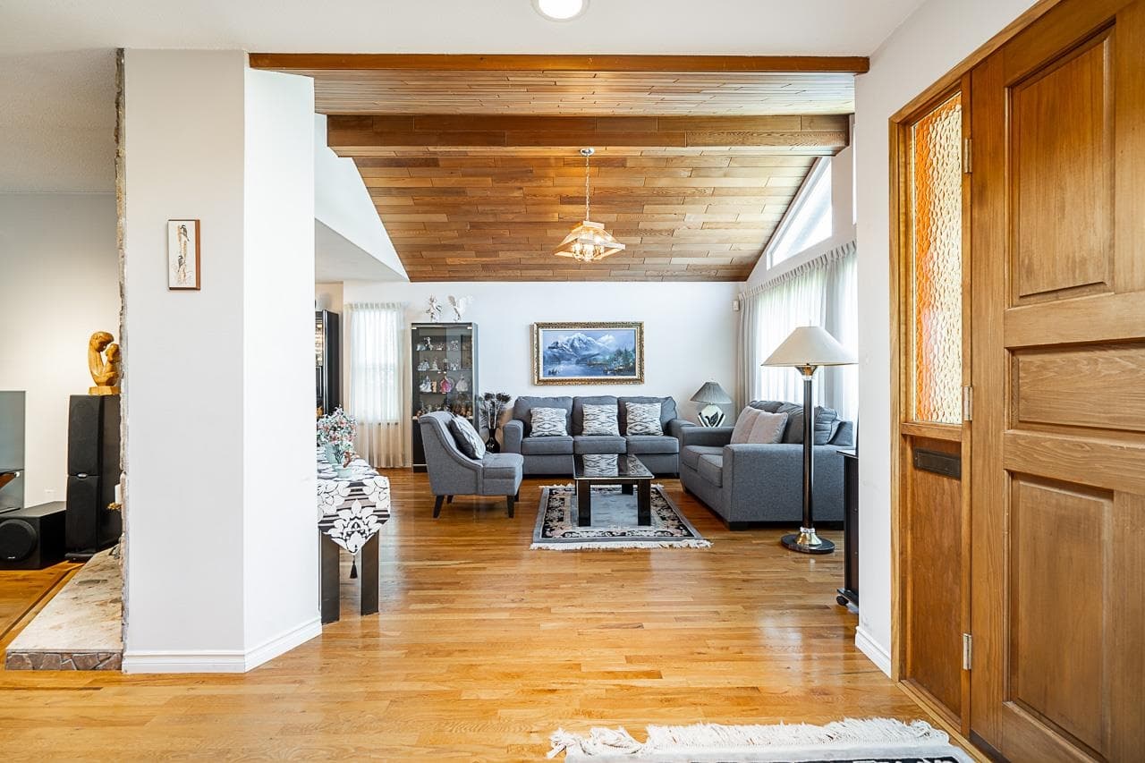 15266 97a Avenue, Surrey, V3R 8P6 — photo 5