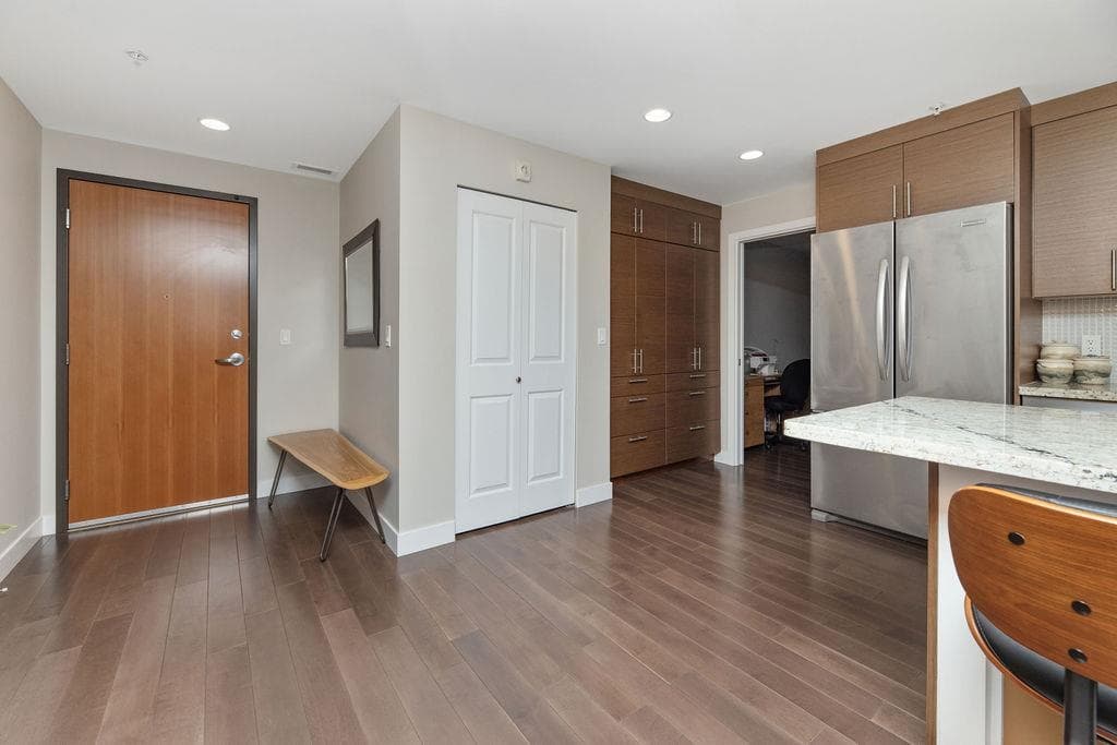 203 - 5665 Teredo Street, Sechelt, V7Z 0J2 — photo 5
