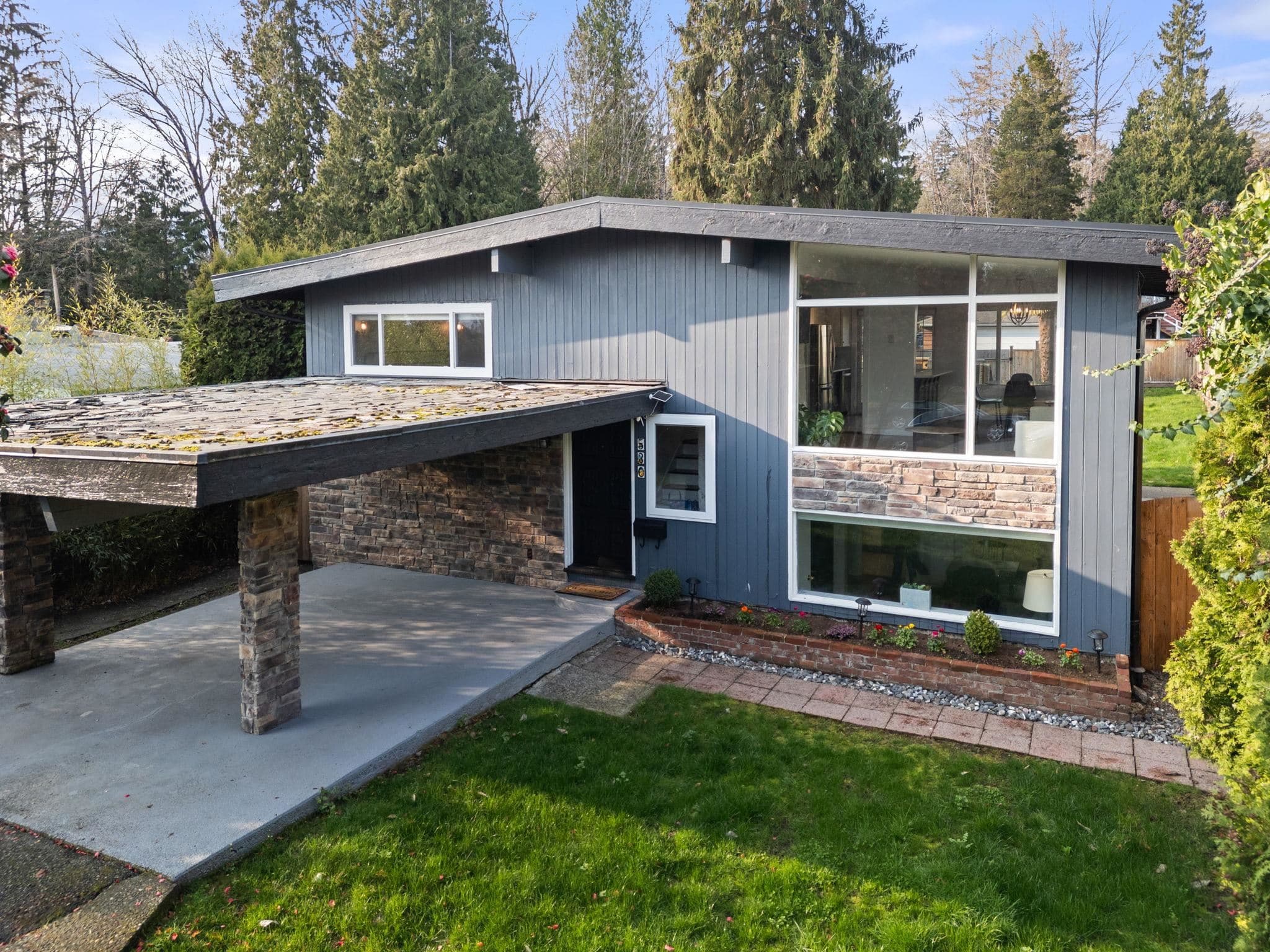 530 W 14th Street, North Vancouver