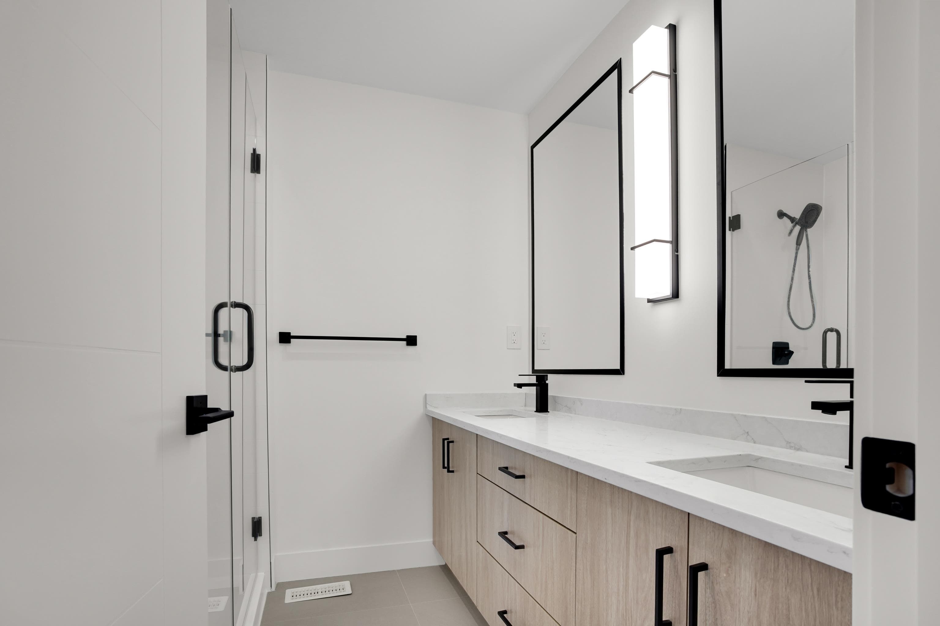 3 - 2525 156 Street, Surrey, V3V 7P2 — photo 4