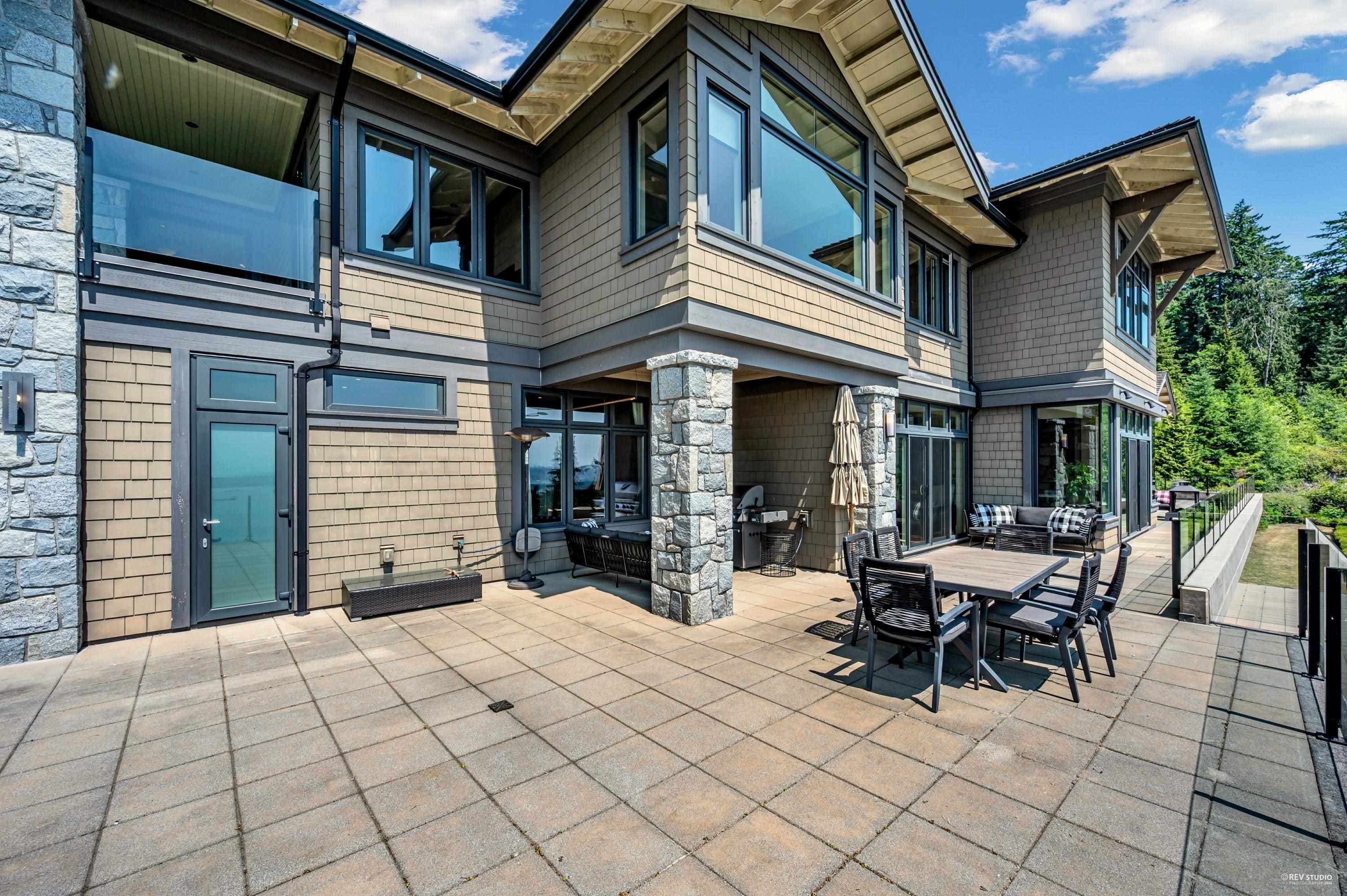 2705 Highview Place, West Vancouver, V7S 0A4 — photo 2