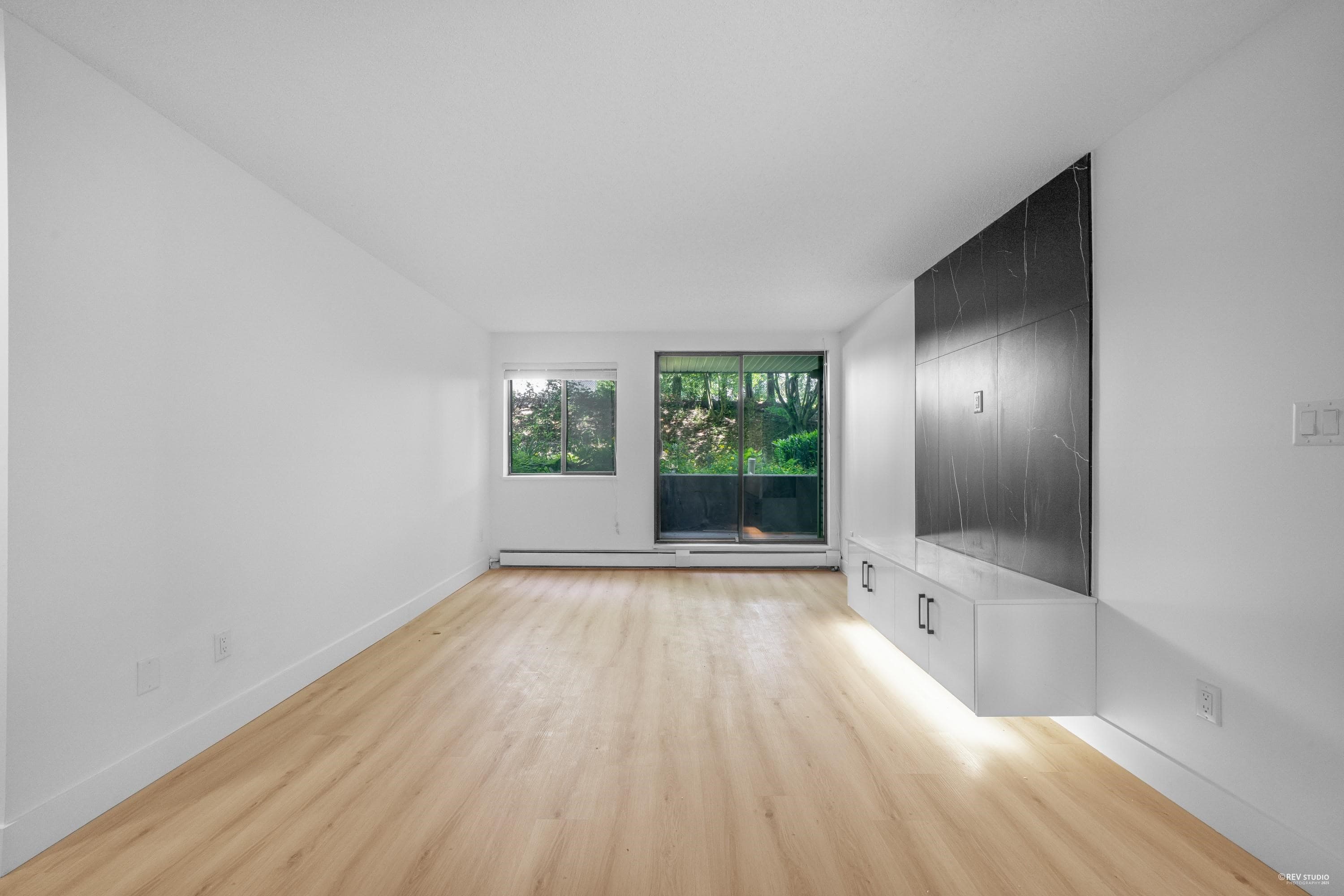 111 - 10698 151a Street, Surrey, V3R 8T5 — photo 2