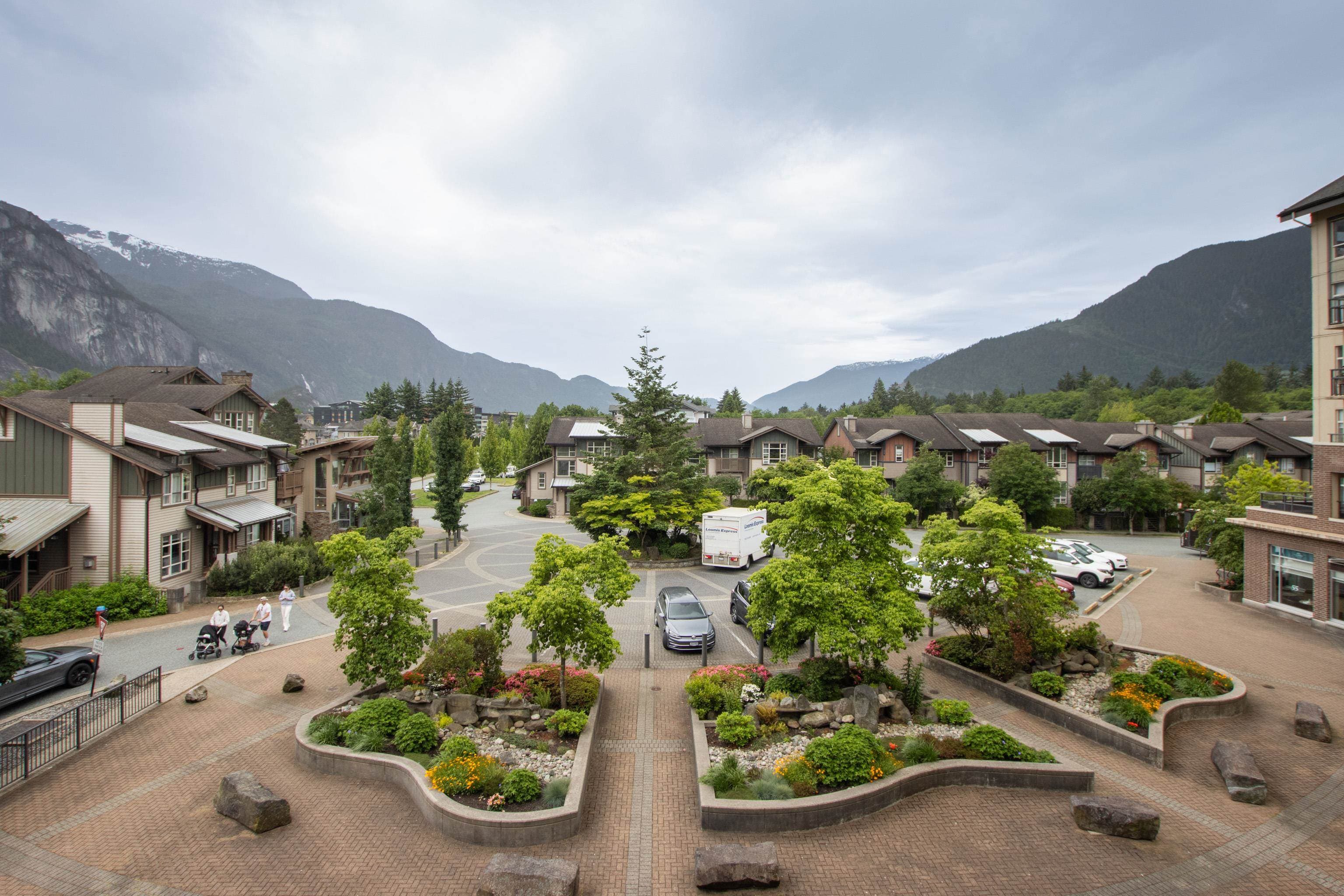 320 - 1211 Village Green Way, Squamish, V8B 0R7 — photo 2