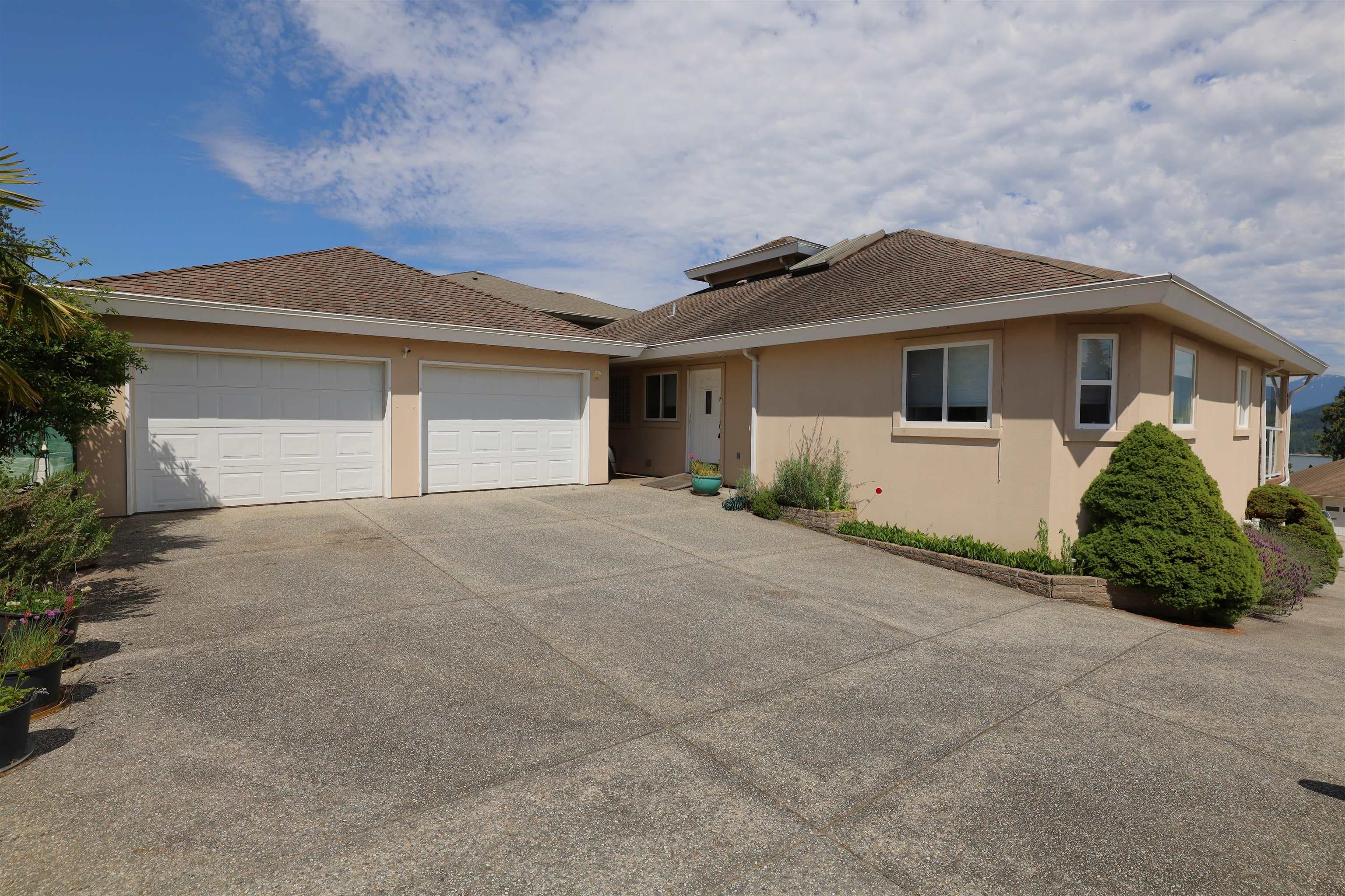 561 Spyglass Place, Gibsons, V0N 1V9 — photo 3