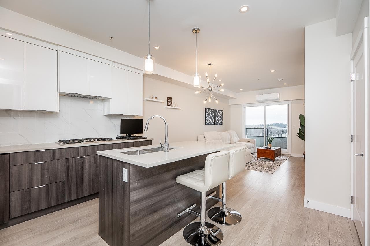 A402 - 14468 72 Avenue, Surrey, V3S 2E7 — photo 3