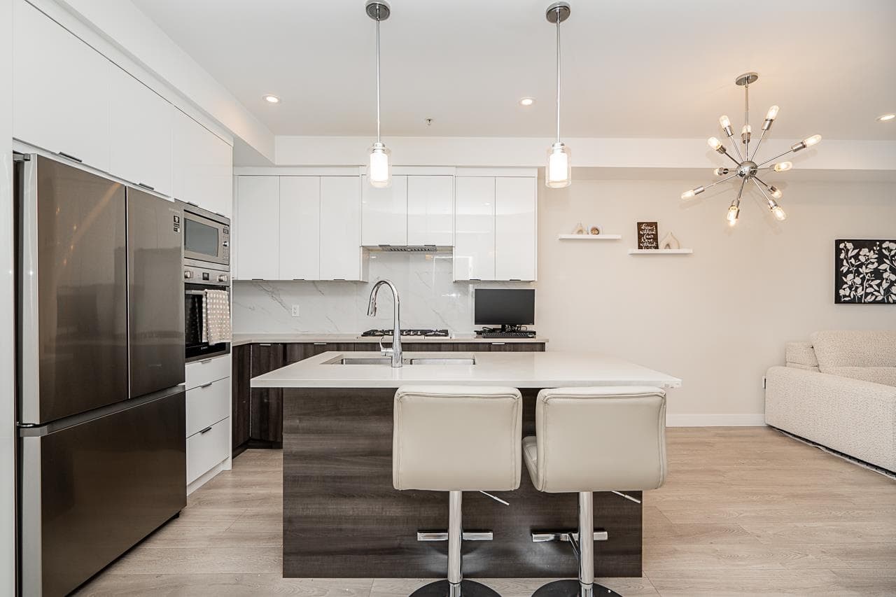 A402 - 14468 72 Avenue, Surrey, V3S 2E7 — photo 4