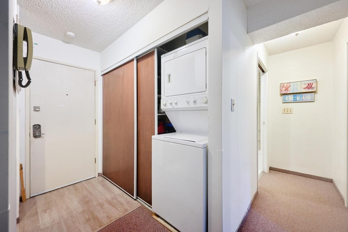 102 - 3921 Carrigan Court, Burnaby, V3N 4J7 — photo 4