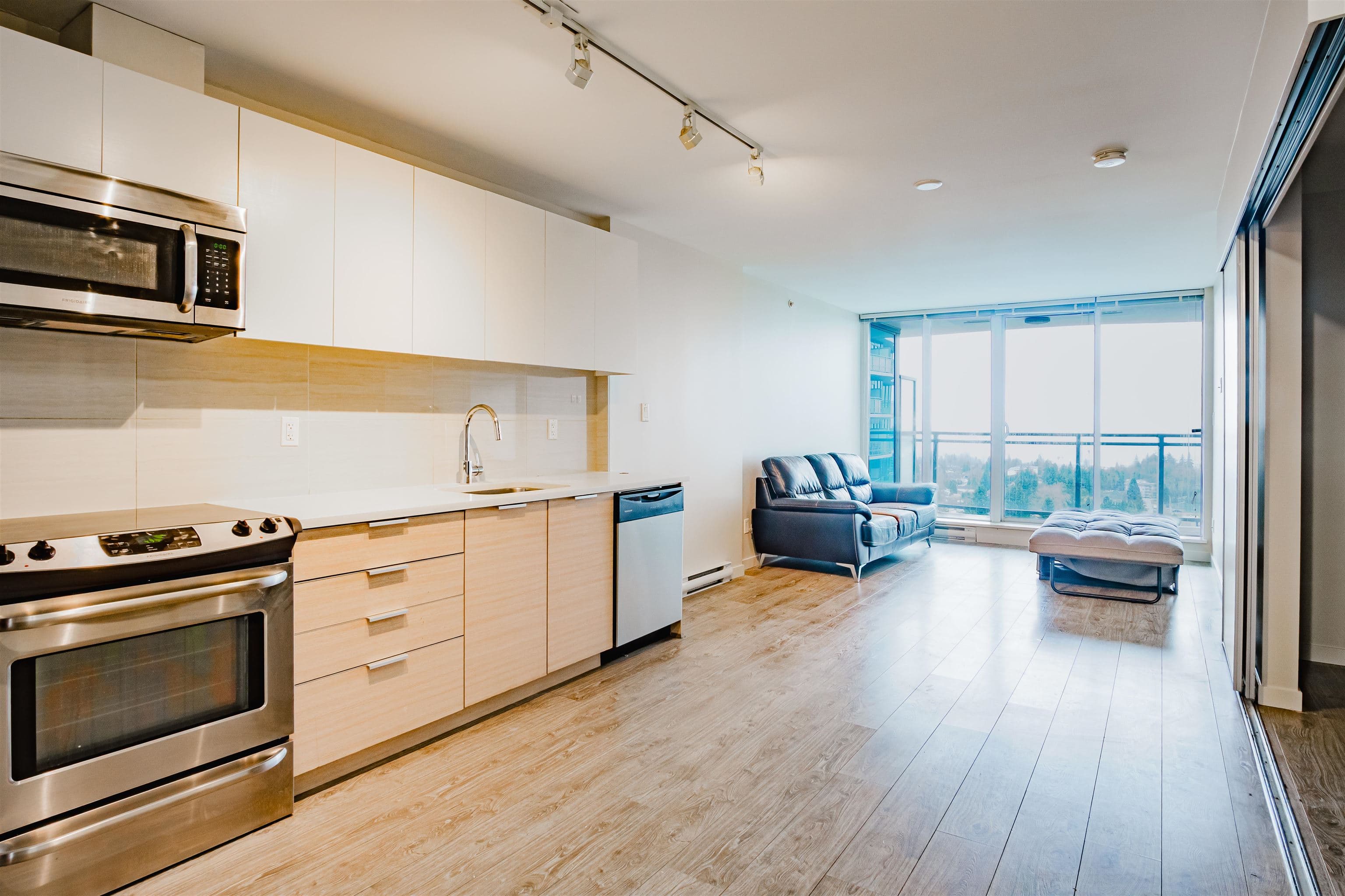 2102 - 13303 Central Avenue, Surrey, V3T 0K6 — photo 5