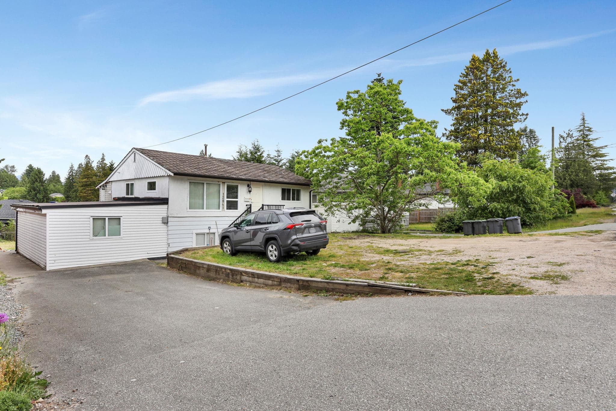 12841 98 Avenue, Surrey, V3T 1B1 — photo 2