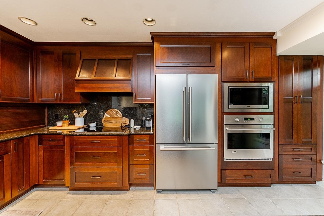 1174 Strathaven Drive, North Vancouver, V7H 2Z6 — photo 3