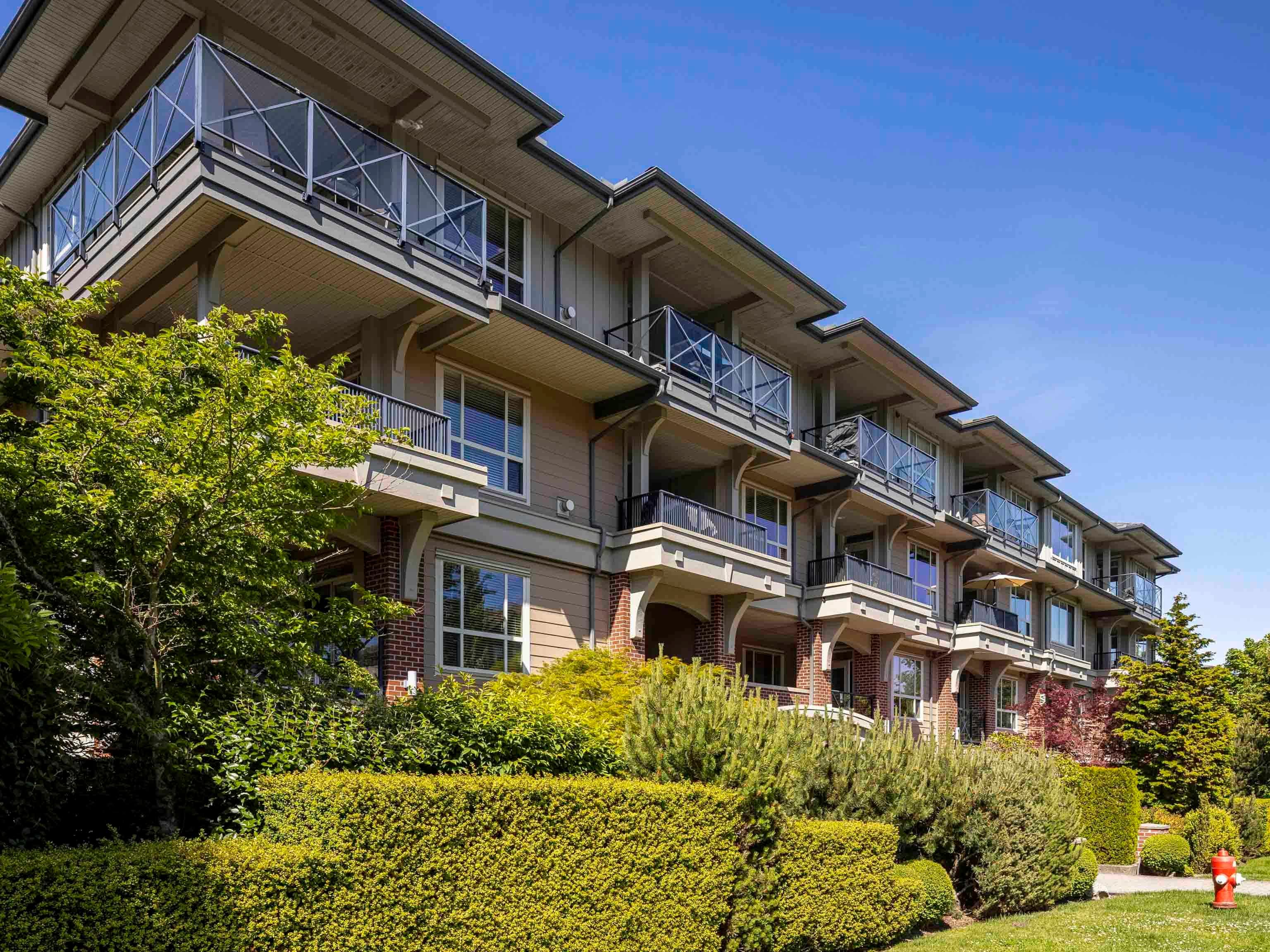 303 - 15357 17a Avenue, Surrey, V4A 1V4 — photo 2