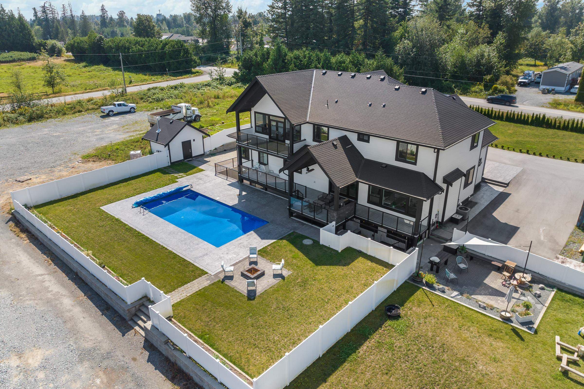4296 Lefeuvre Road, Abbotsford, V4X 1N8 — photo 3