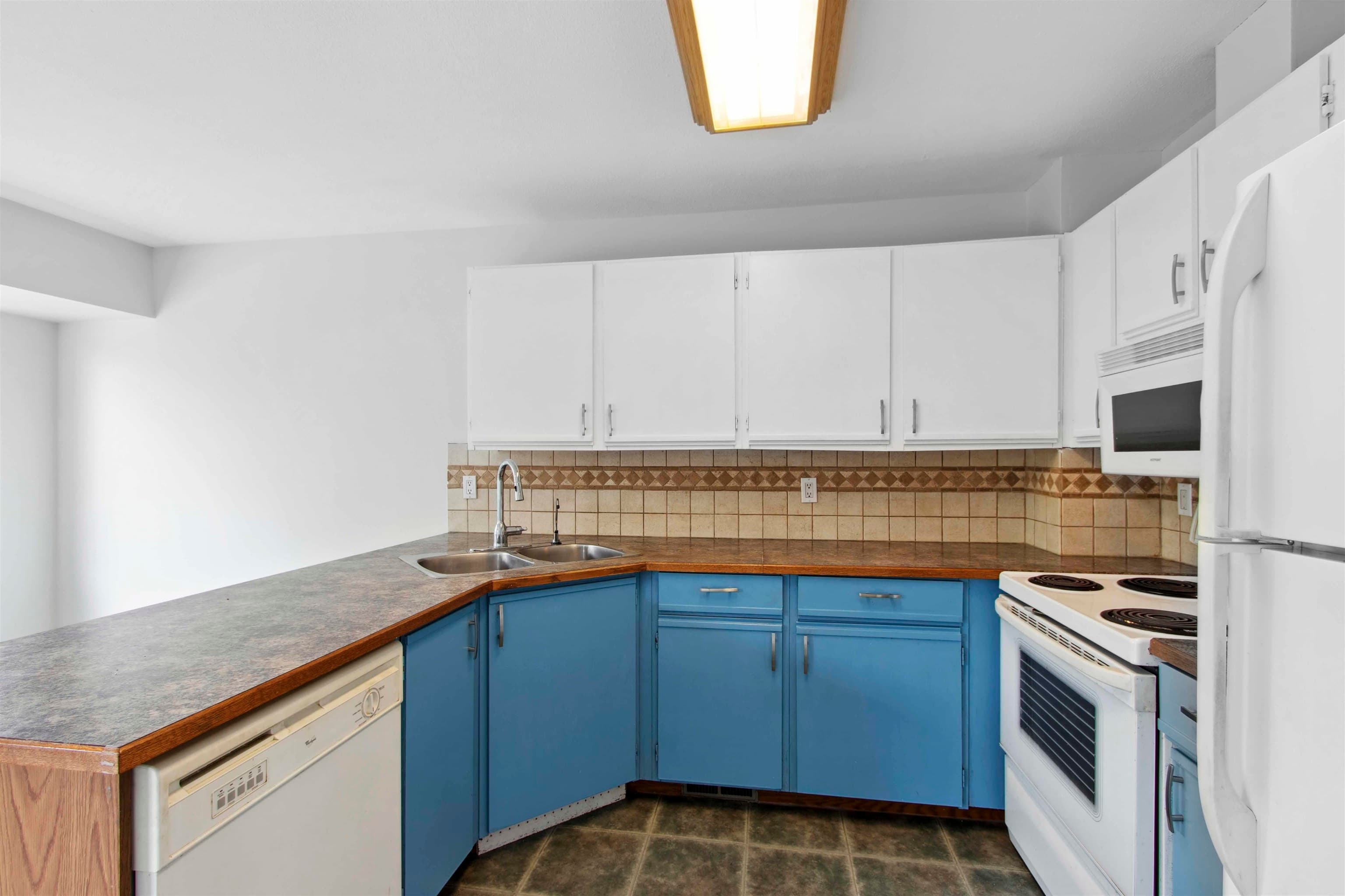 13 - 15550 89 Avenue, Surrey, V3R 1N1 — photo 4
