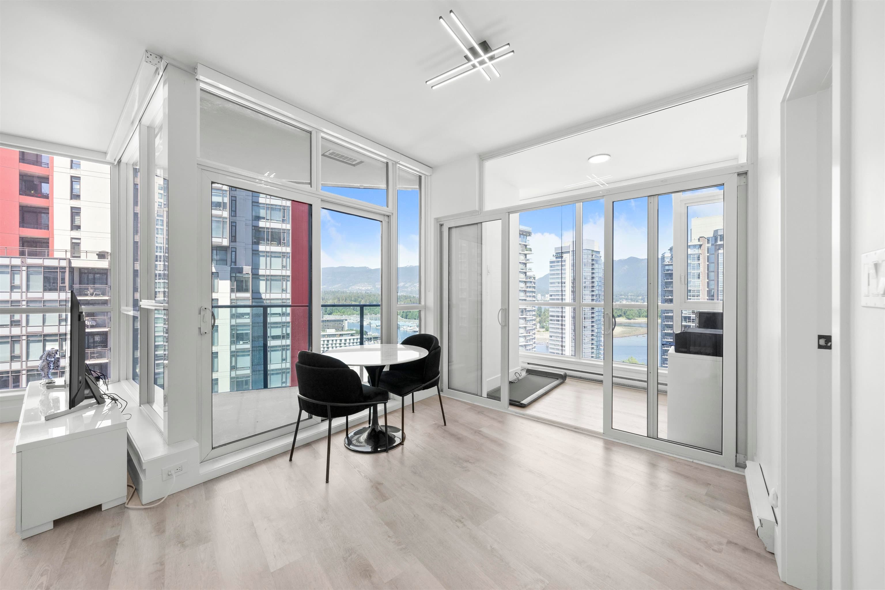 2201 - 1189 Melville Street, Vancouver, V6E 4T8 — photo 3