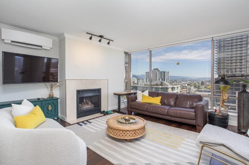 1304 - 1590 W 8th Avenue, Vancouver, V6J 4R8 — photo 1