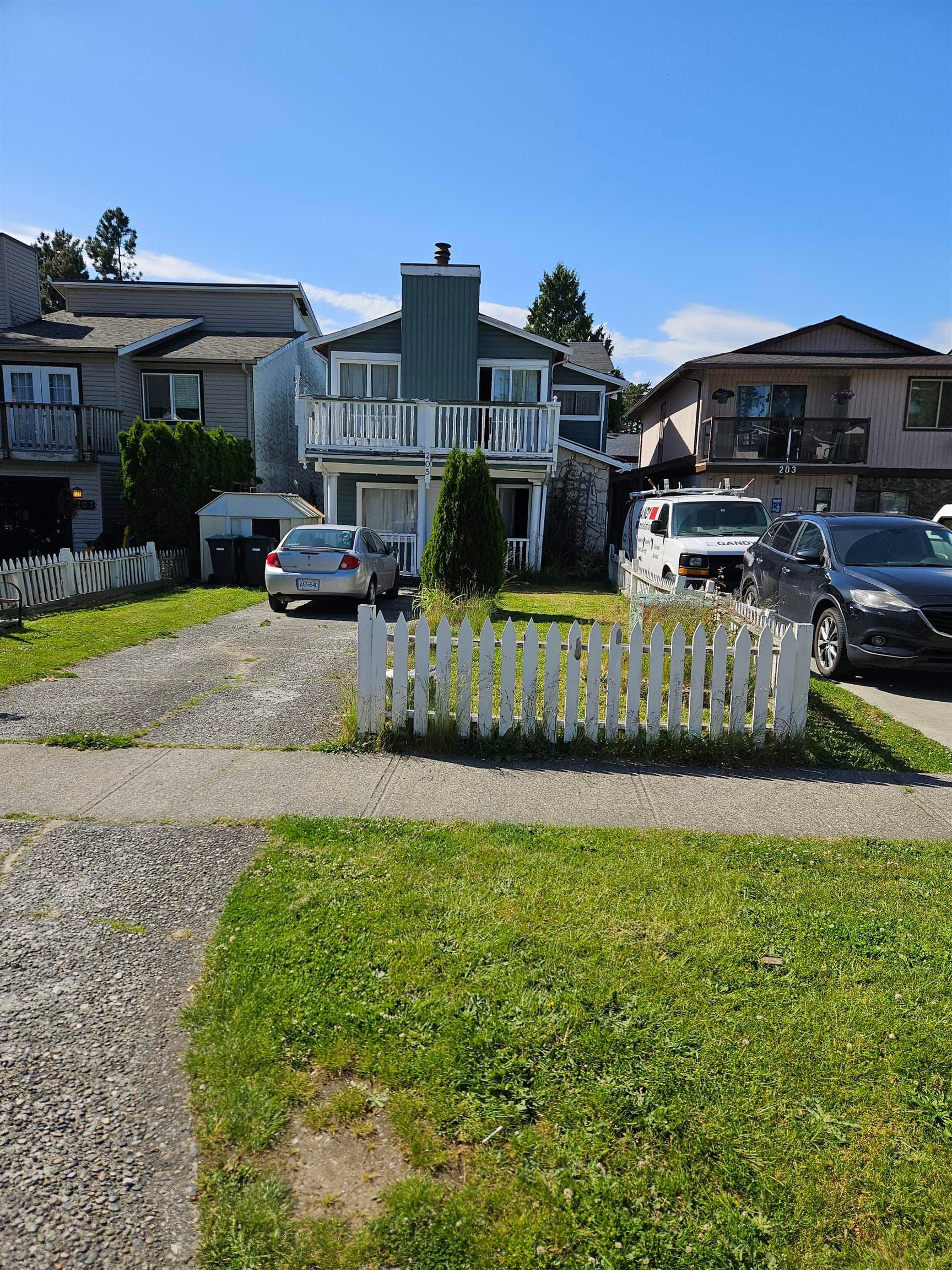 205 Davis Crescent, Langley, V4W 3K6 — photo 5