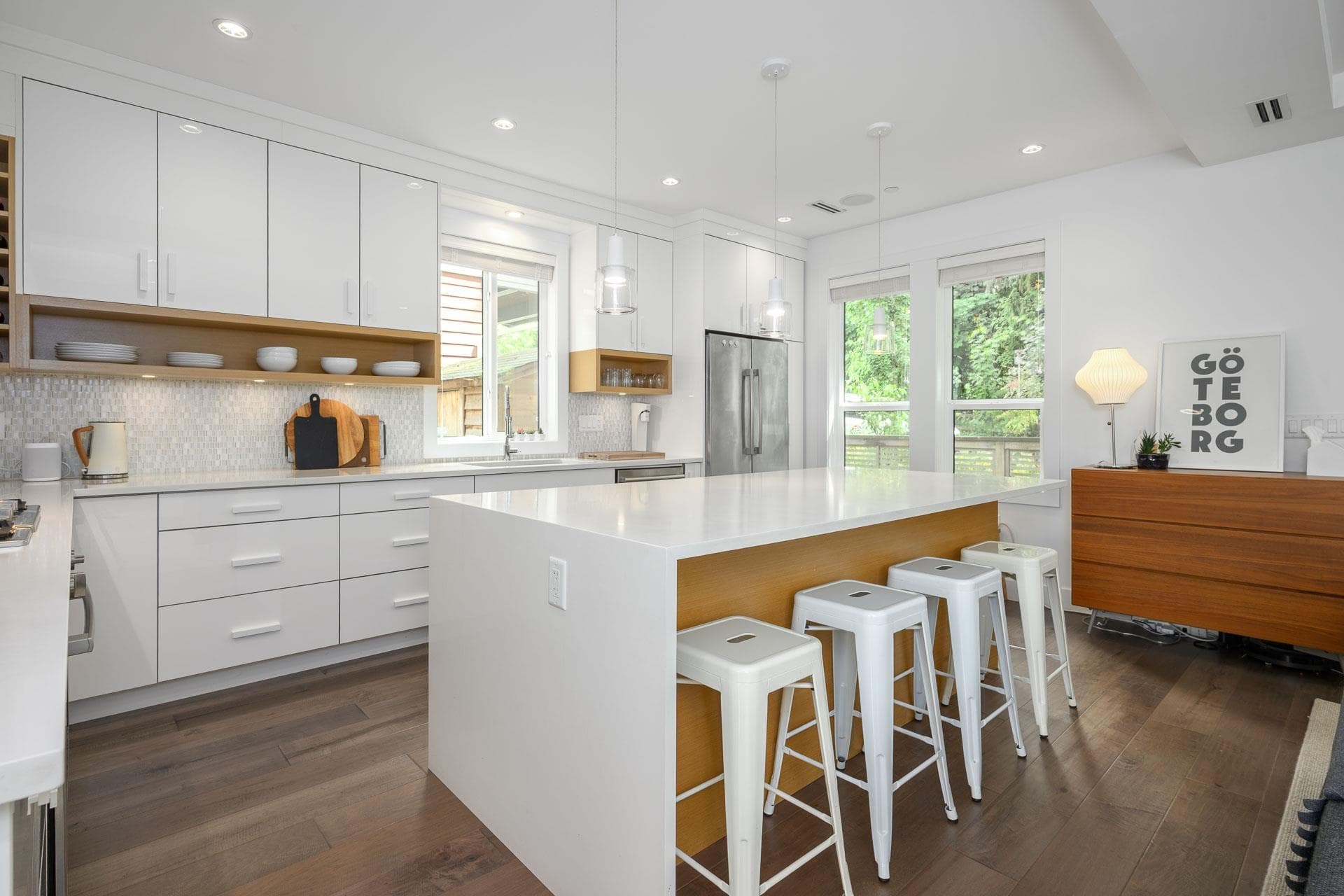 2006 Carson Court, North Vancouver, V7M 0E1 — photo 5
