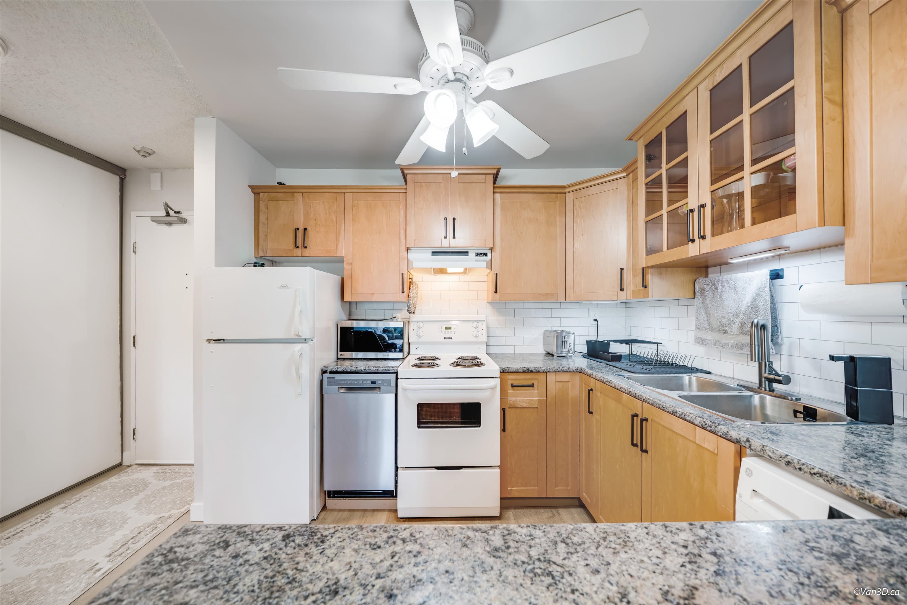 307 - 1122 King Albert Avenue, Coquitlam, V3J 1X7 — photo 5