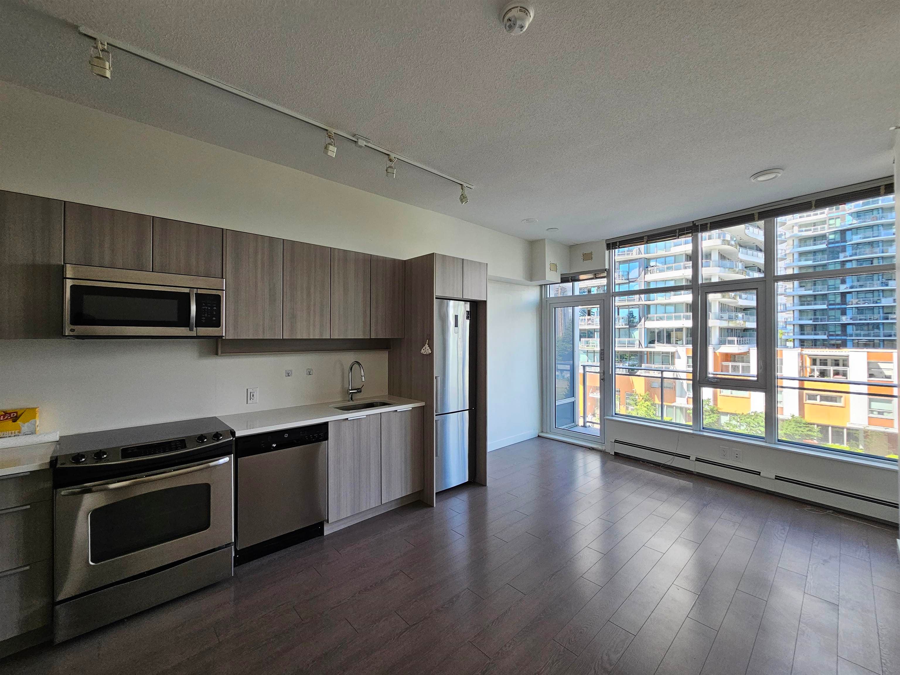 317 - 13308 Central Avenue, Surrey, V3T 0M4 — photo 1