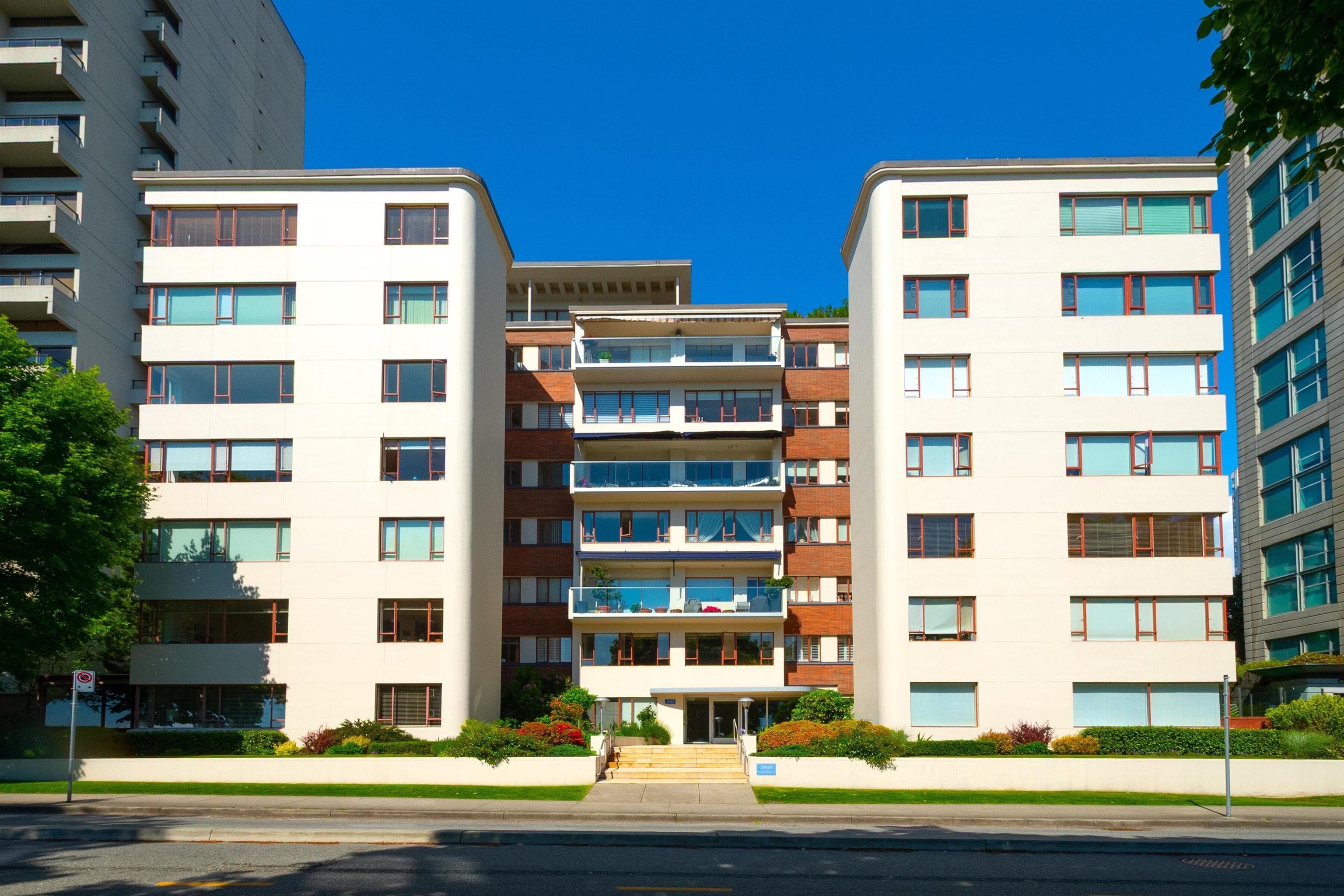 606 - 1949 Beach Avenue, Vancouver