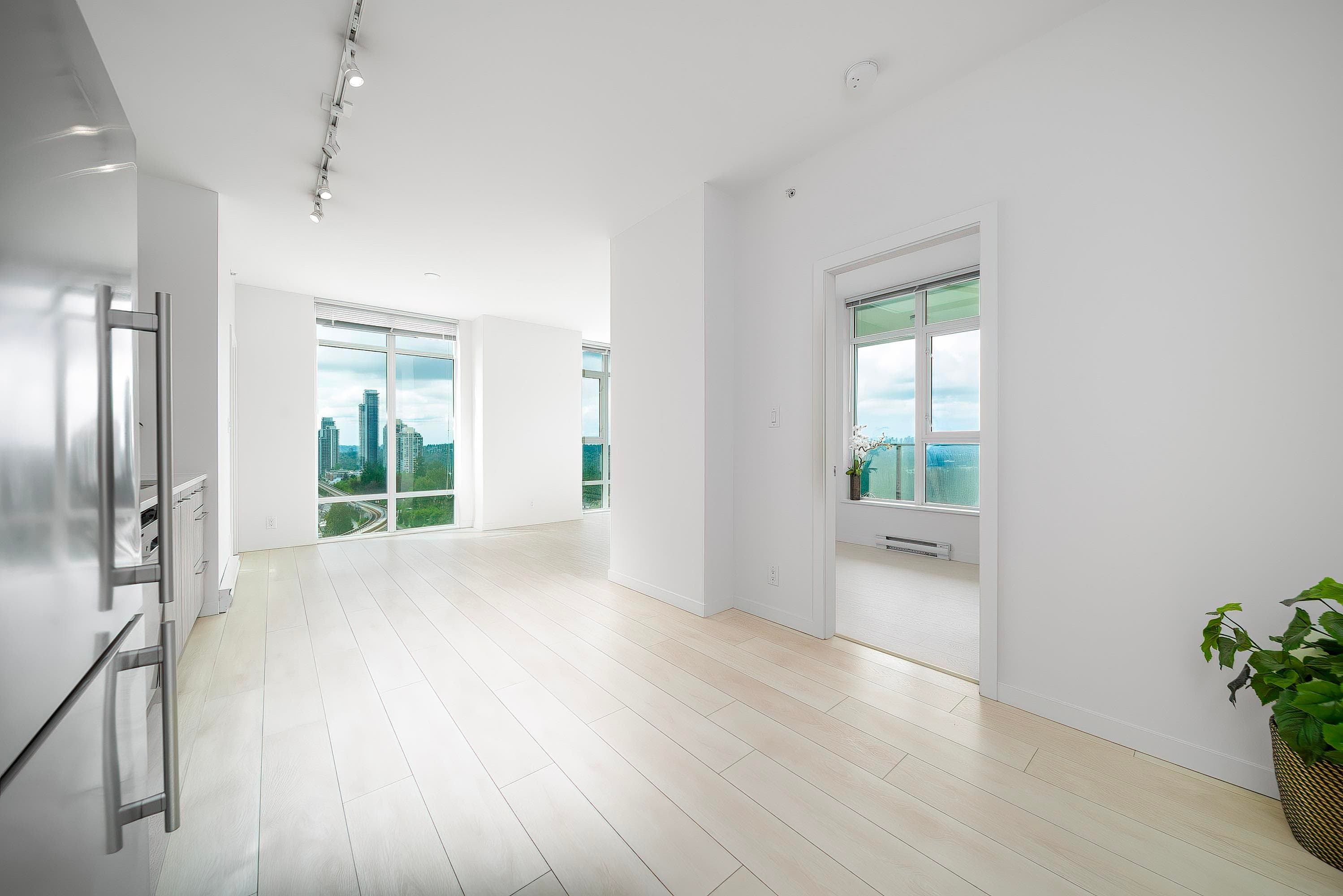 902 - 691 North Road, Coquitlam, V3J 0H9 — photo 3