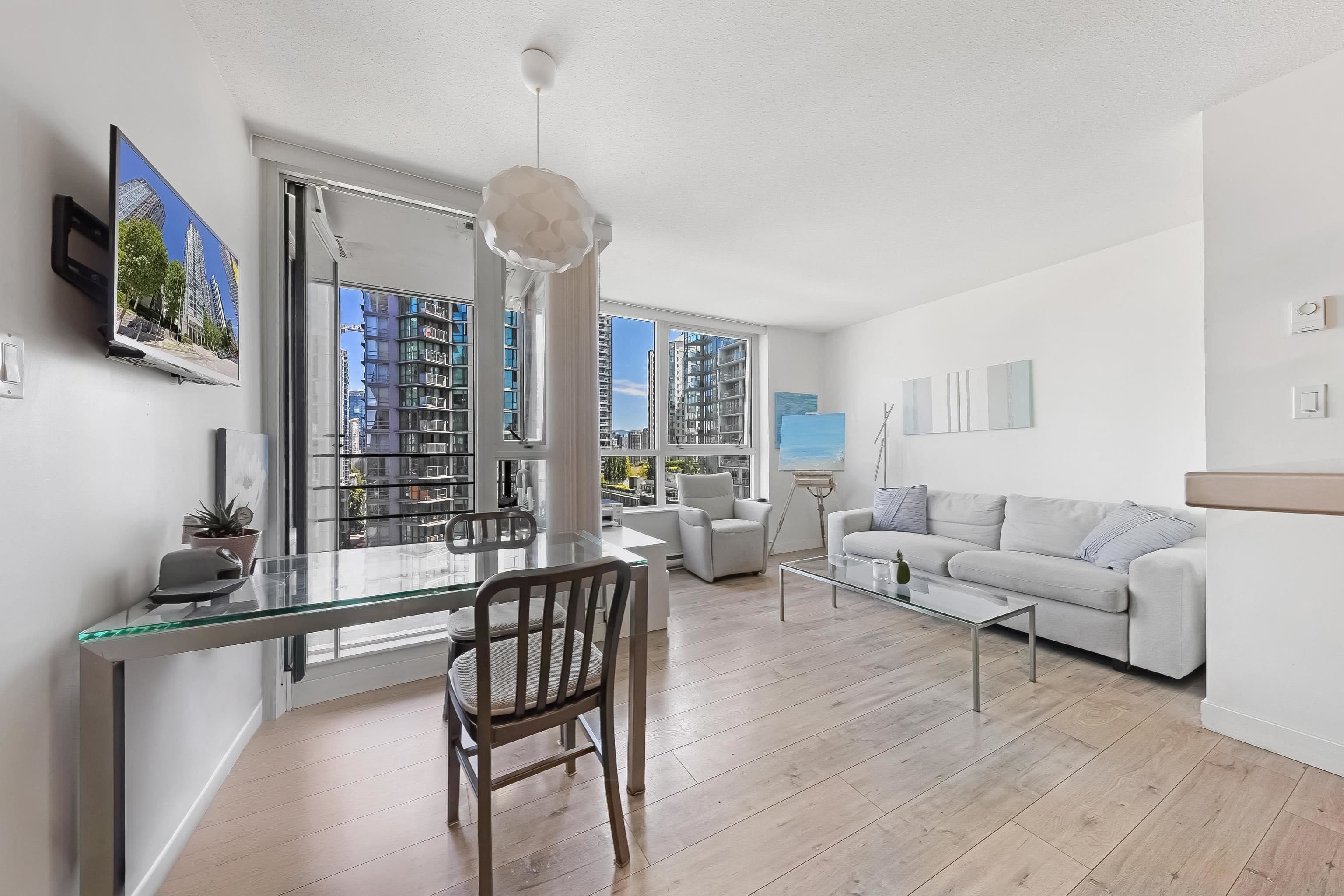 1607 - 1495 Richards Street, Vancouver, V6Z 3E3 — photo 2