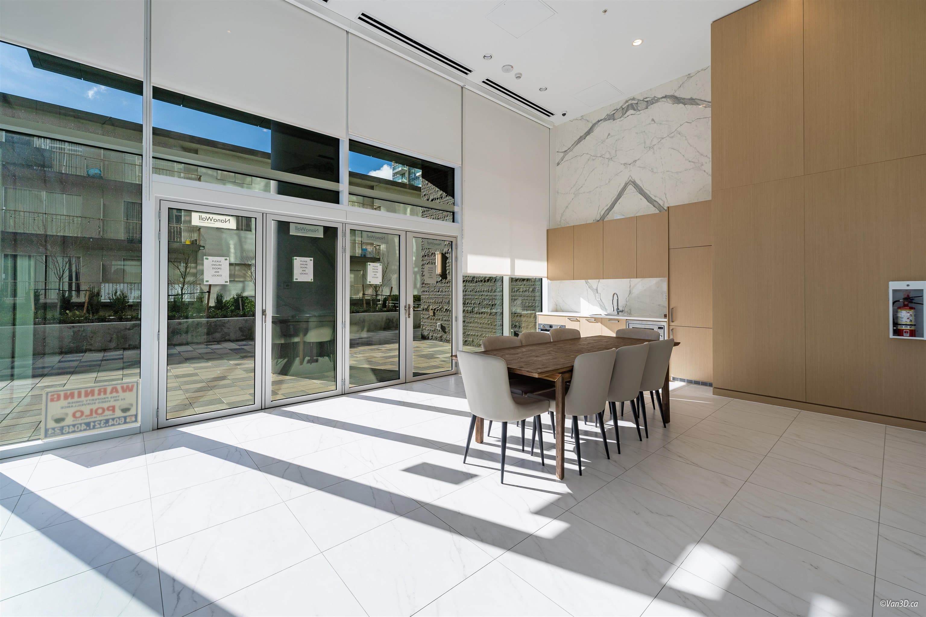 606 - 6398 Silver Avenue, Burnaby, V5H 0K7 — photo 2