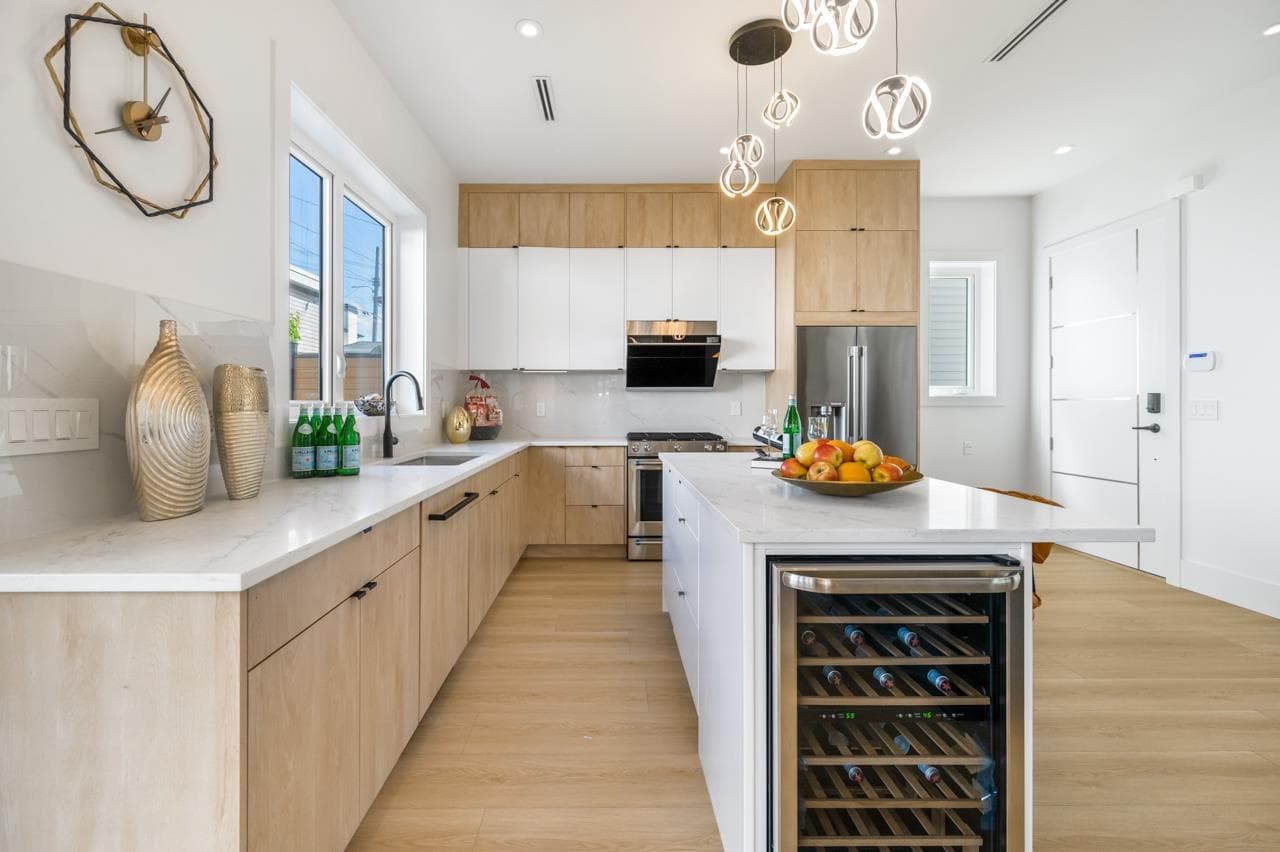 1 - 2124 Renfrew Street, Vancouver, V5M 3J5 — photo 2