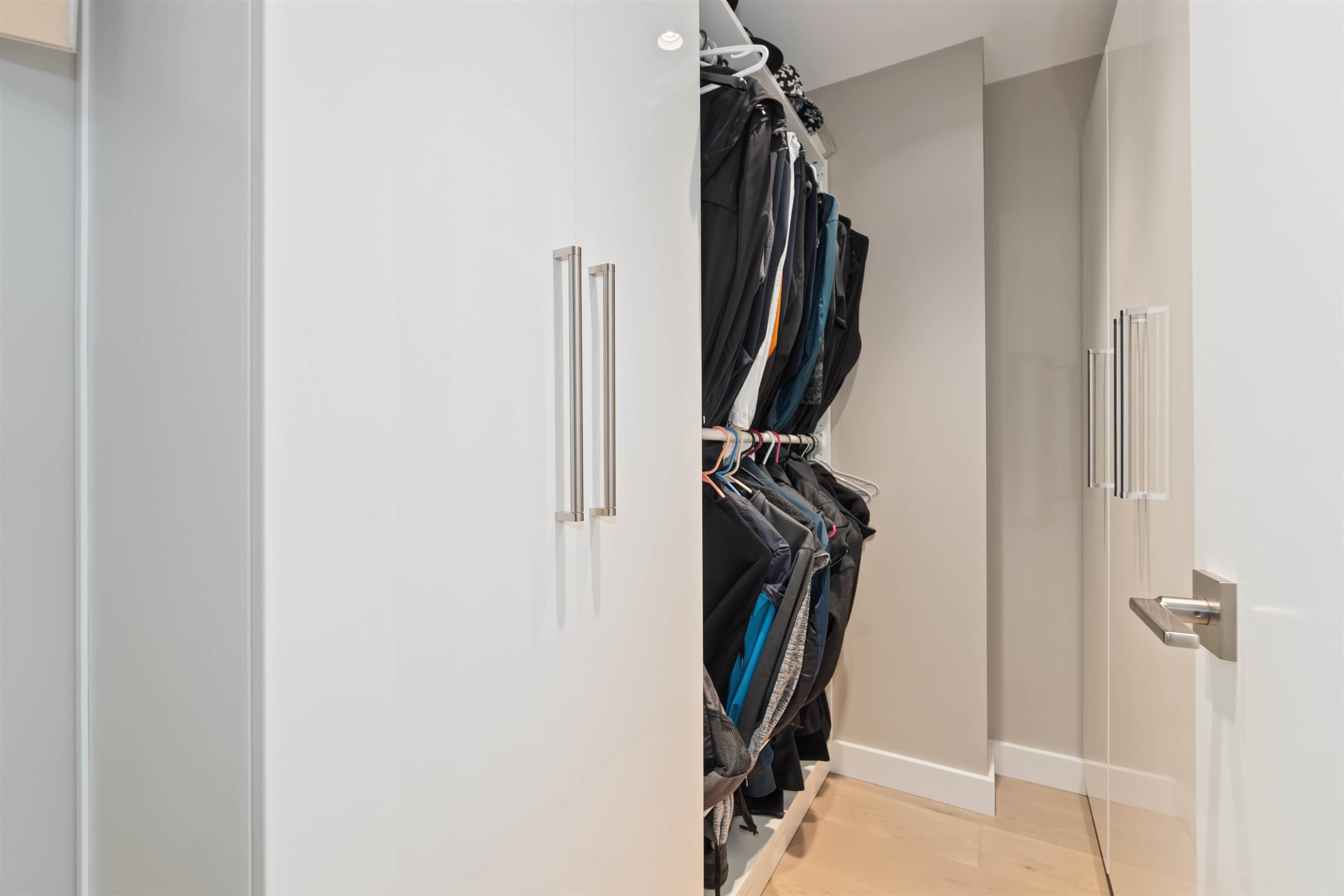 1205 - 1372 Seymour Street, Vancouver, V6B 0L1 — photo 3