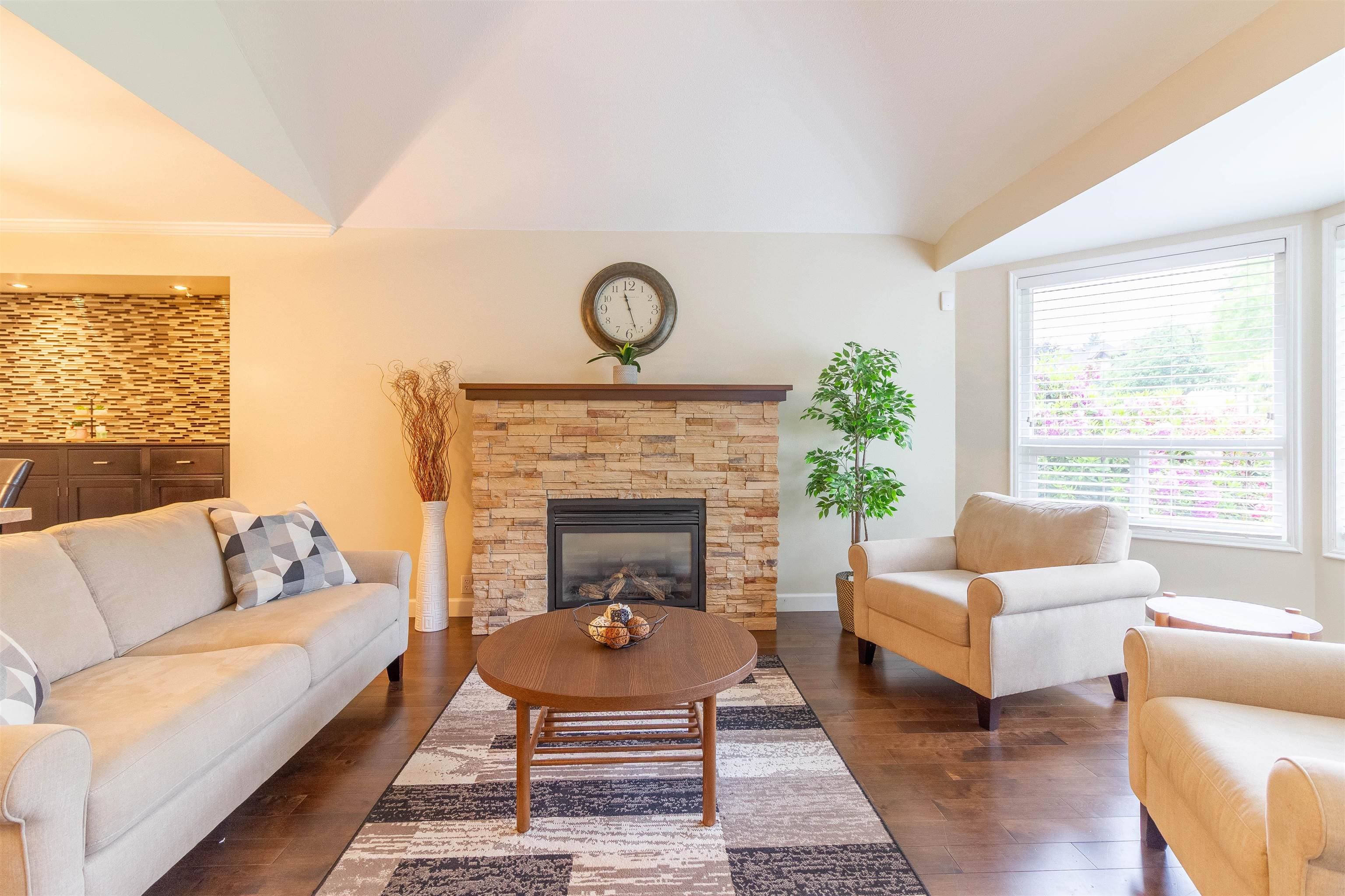 1872 Walnut Crescent, Coquitlam, V3J 7T1 — photo 3