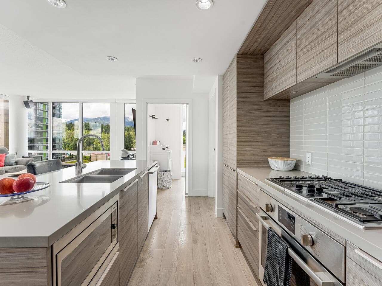 908 - 1550 Fern Street, North Vancouver, V7J 0A9 — photo 4
