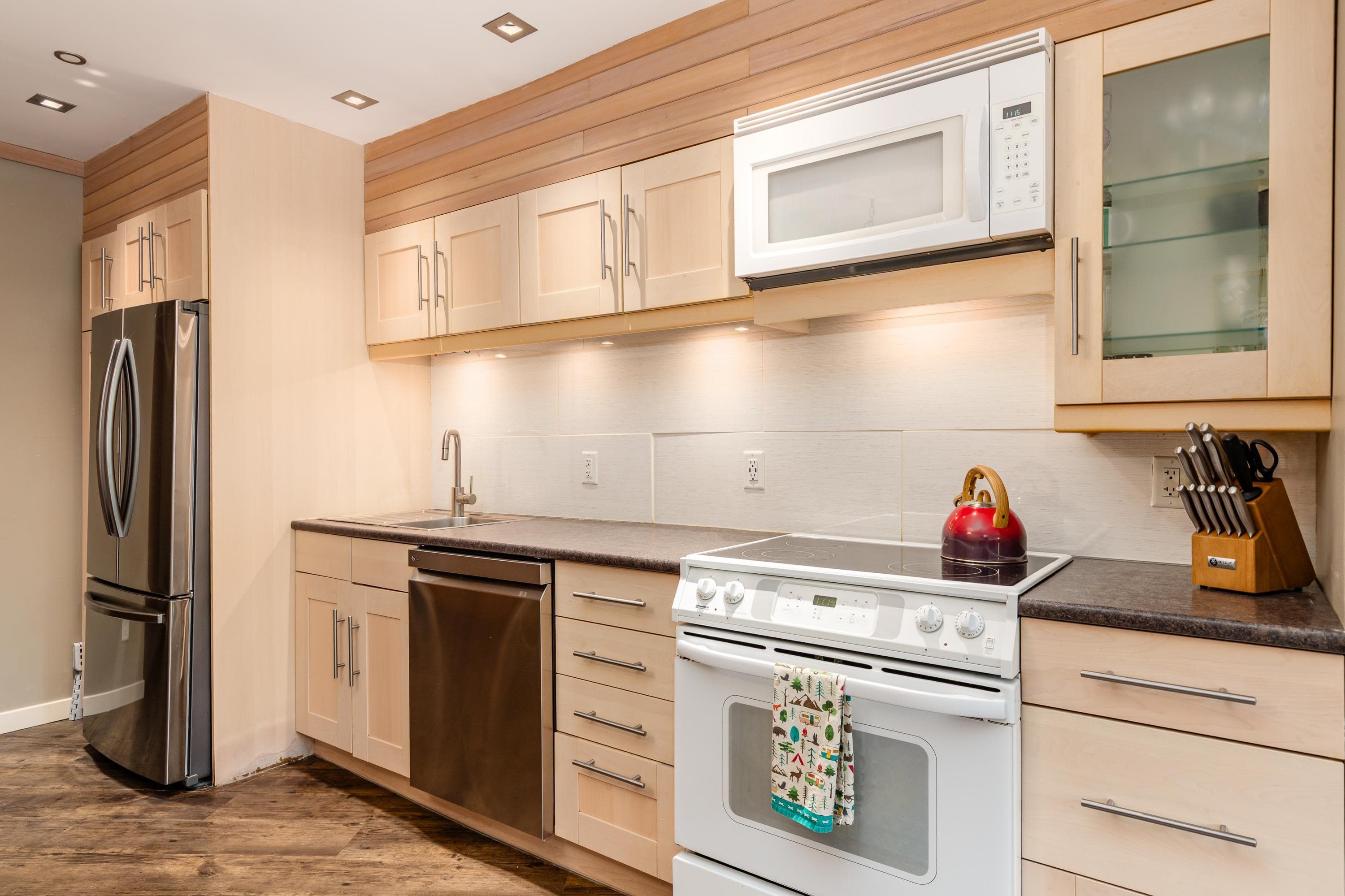105 - 2021 Karen Crescent, Whistler, V8E 0H1 — photo 4