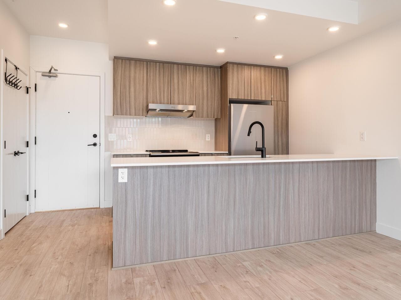 304 - 32838 Landeau Place, Abbotsford, V2S 0M6 — photo 5
