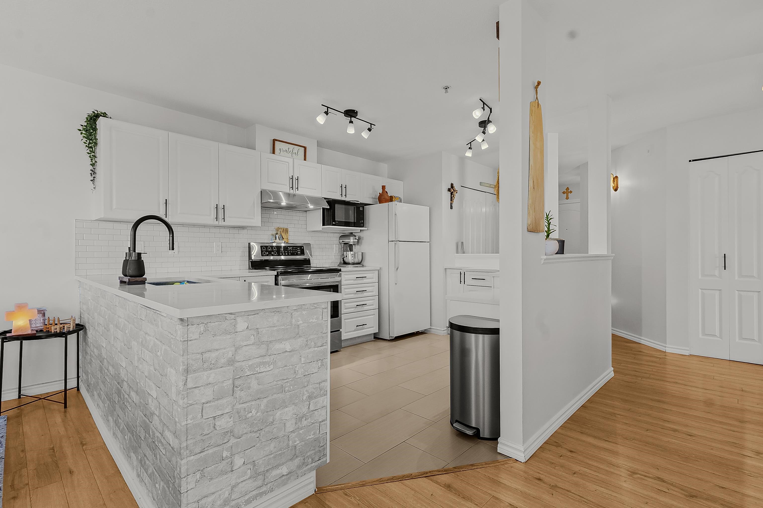 501 - 22230 North Avenue, Maple Ridge, V2X 2L5 — photo 5