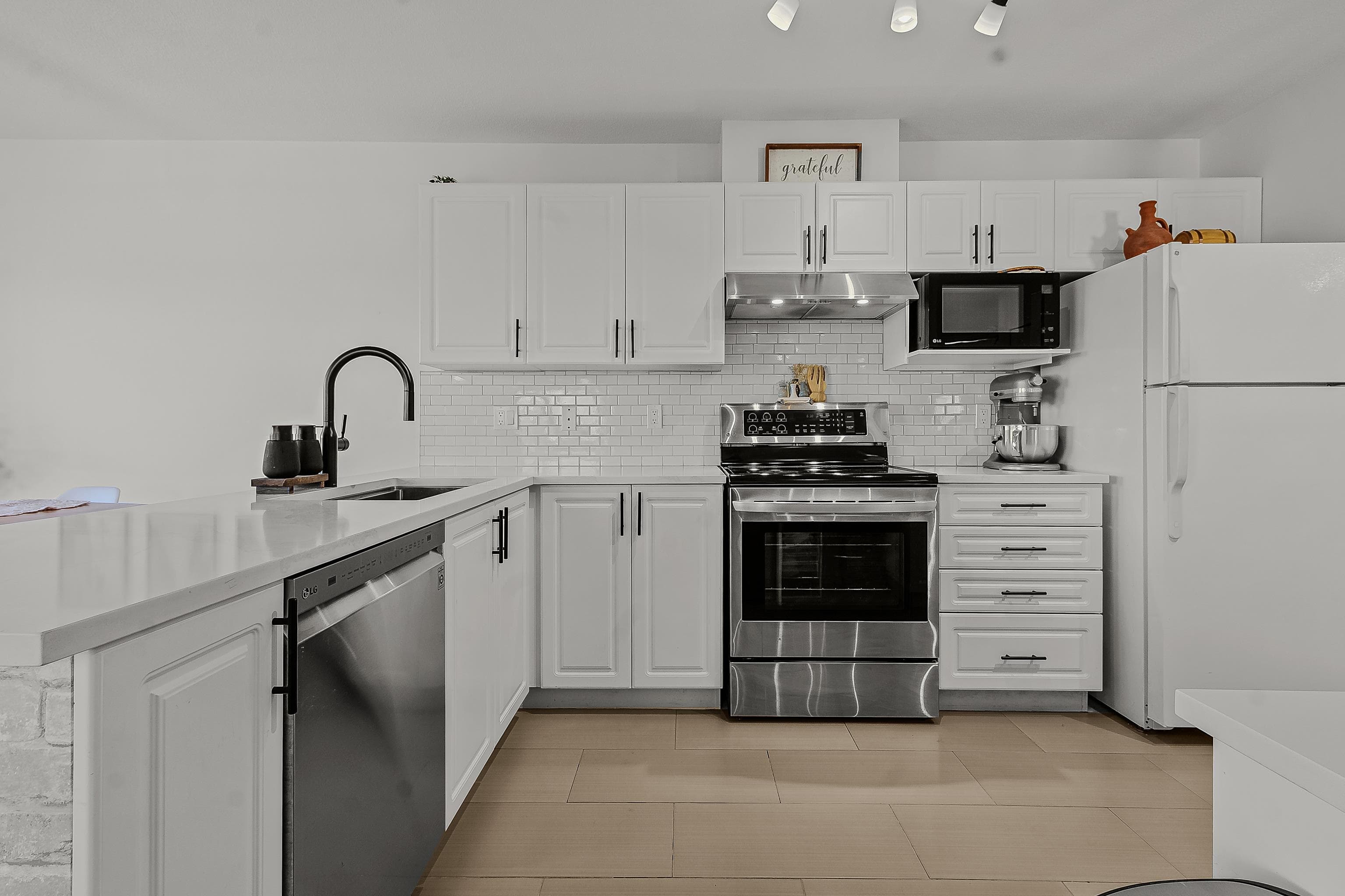 501 - 22230 North Avenue, Maple Ridge, V2X 2L5 — photo 4