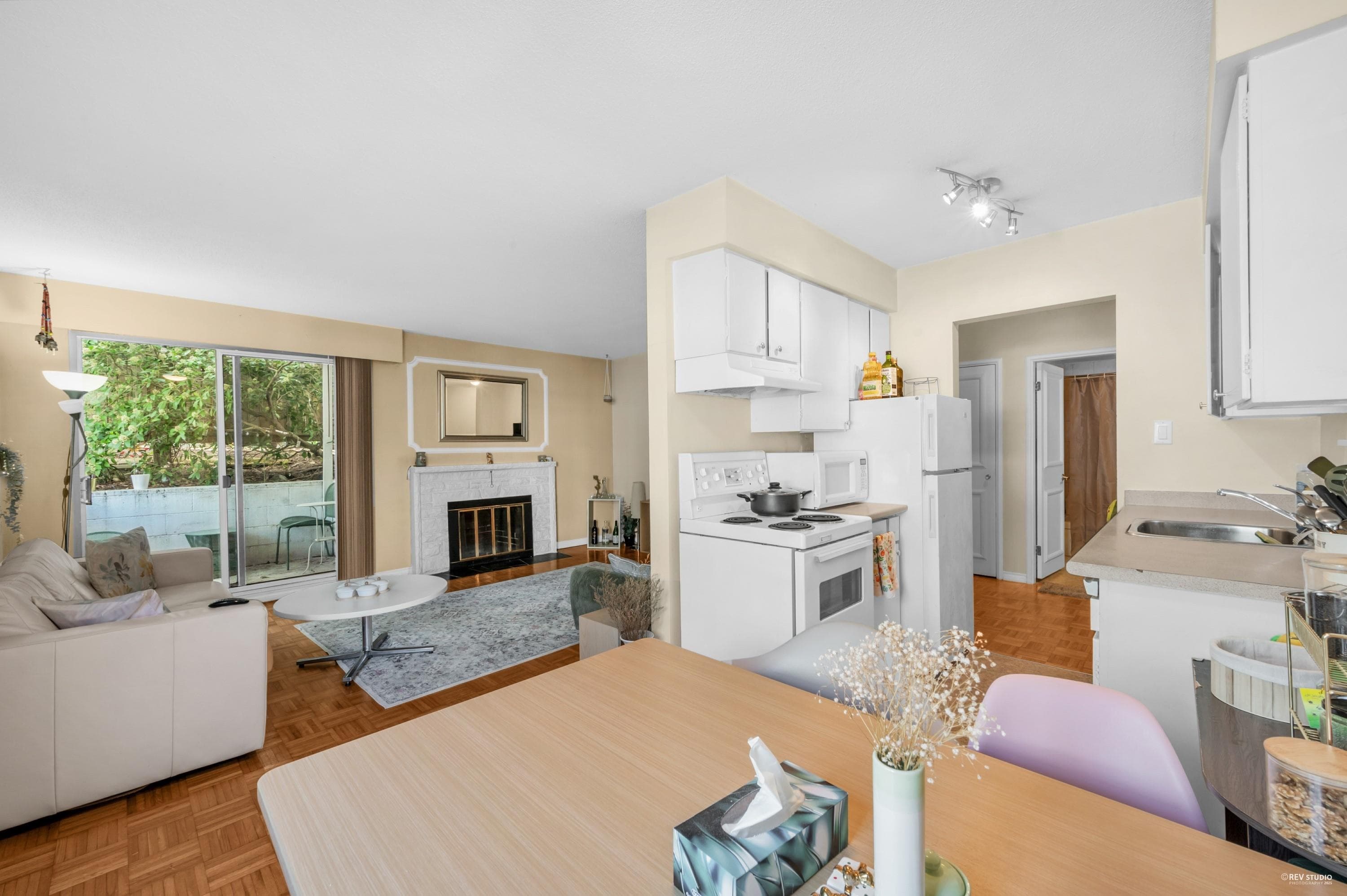 2 - 140 E 20th Street, North Vancouver, V7L 3A4 — photo 5