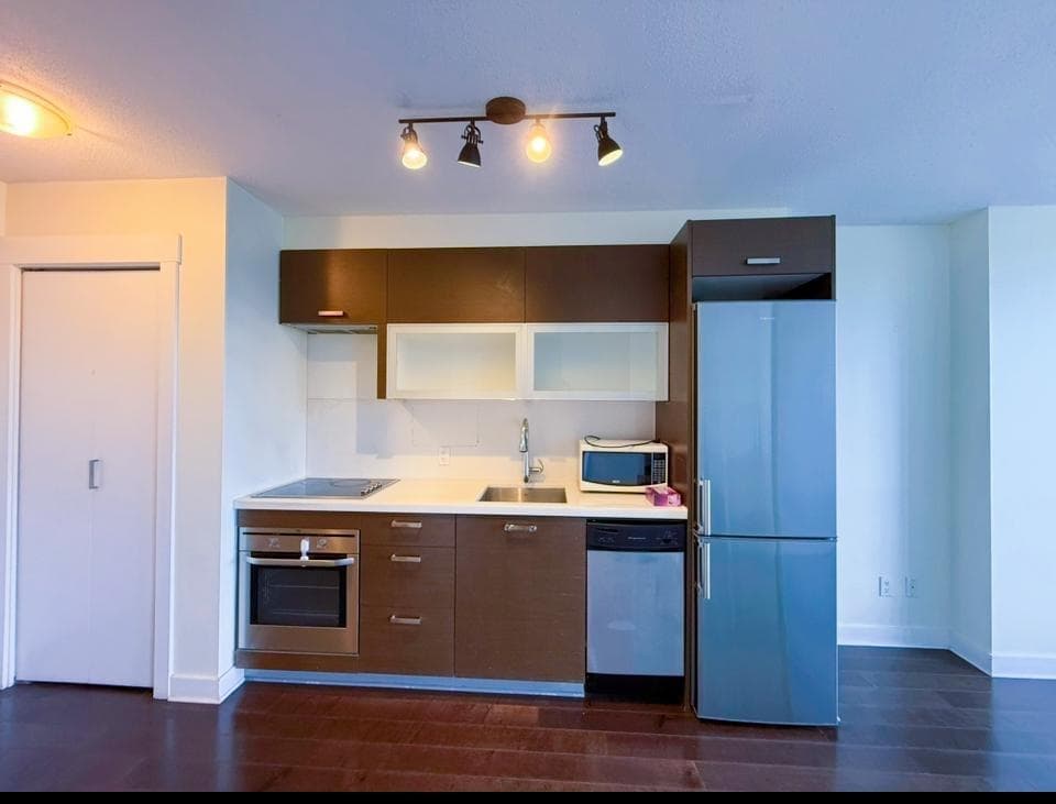 412 - 10777 University Drive, Surrey, V3T 0E6 — photo 2