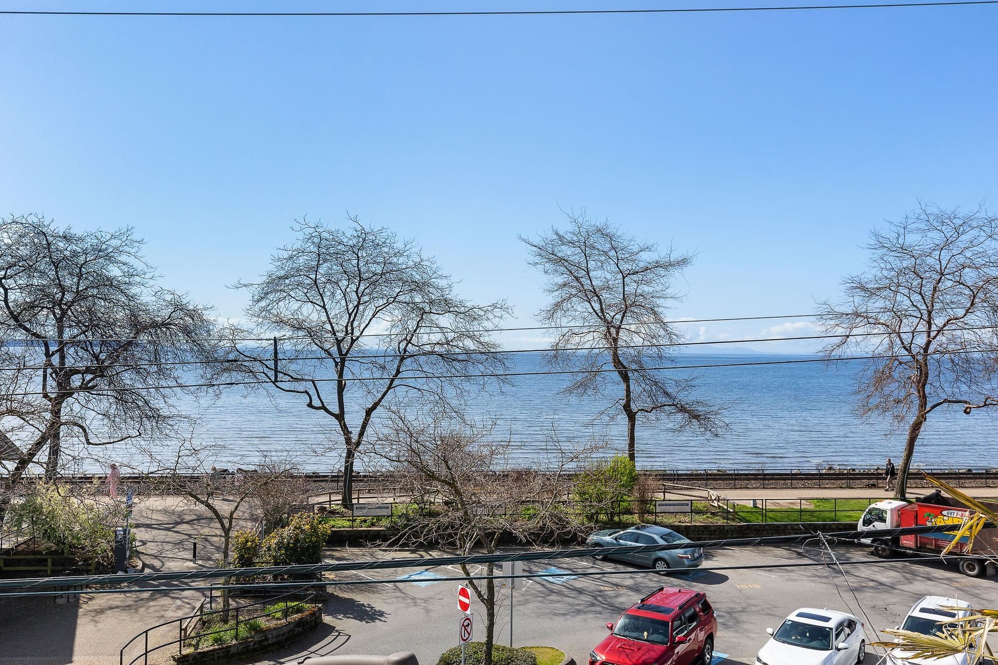 301 - 14965 Marine Drive, White Rock, V4B 1C3 — photo 1