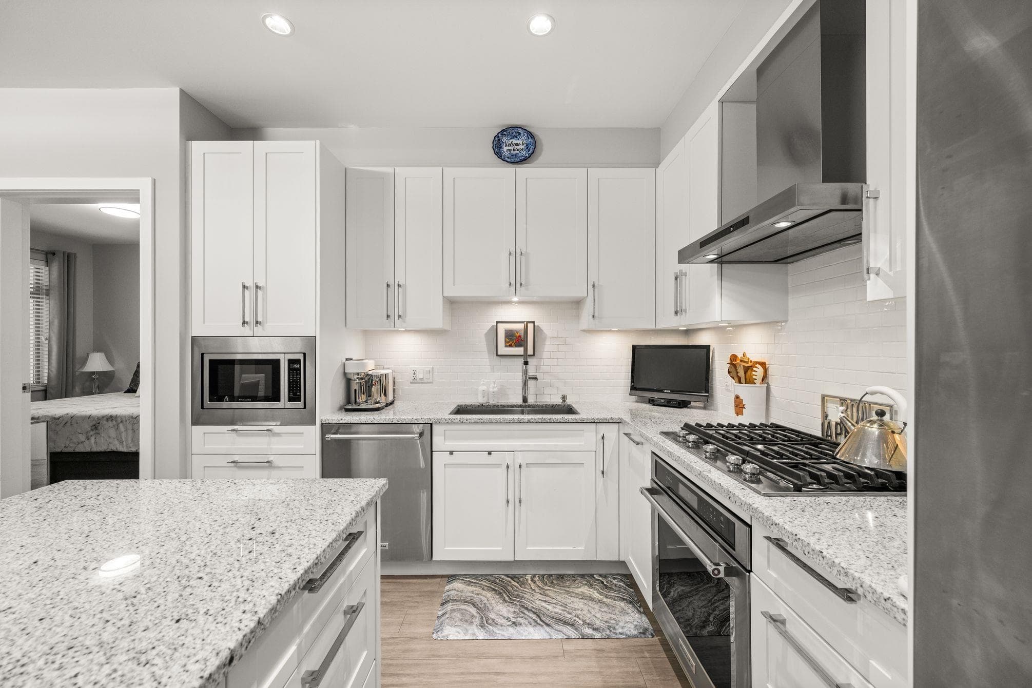 203 - 1975 154 Street, Surrey, V4A 4S2 — photo 4