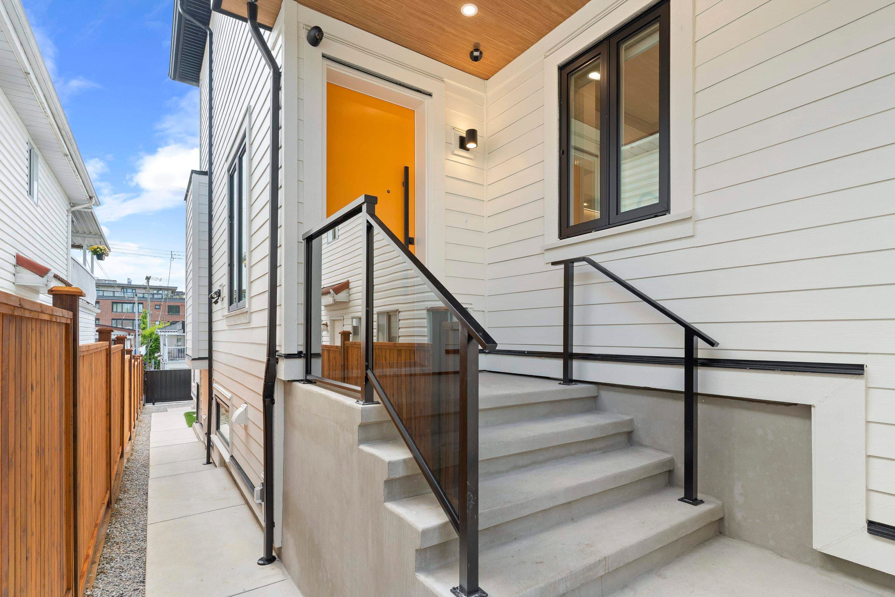 2 - 4257 Beatrice Street, Vancouver, V5N 4H9 — photo 3